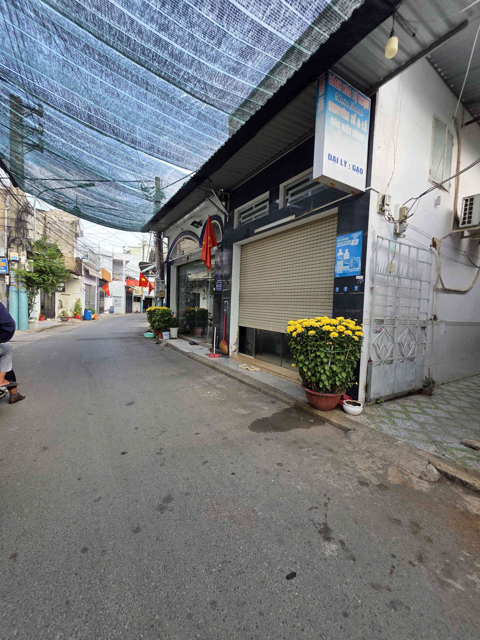 Bán nhà cấp 4 (5.47x21m), hẻm Nguyễn Thị Minh Khai p.Tân Đông Hiệp, thu 7tr/th