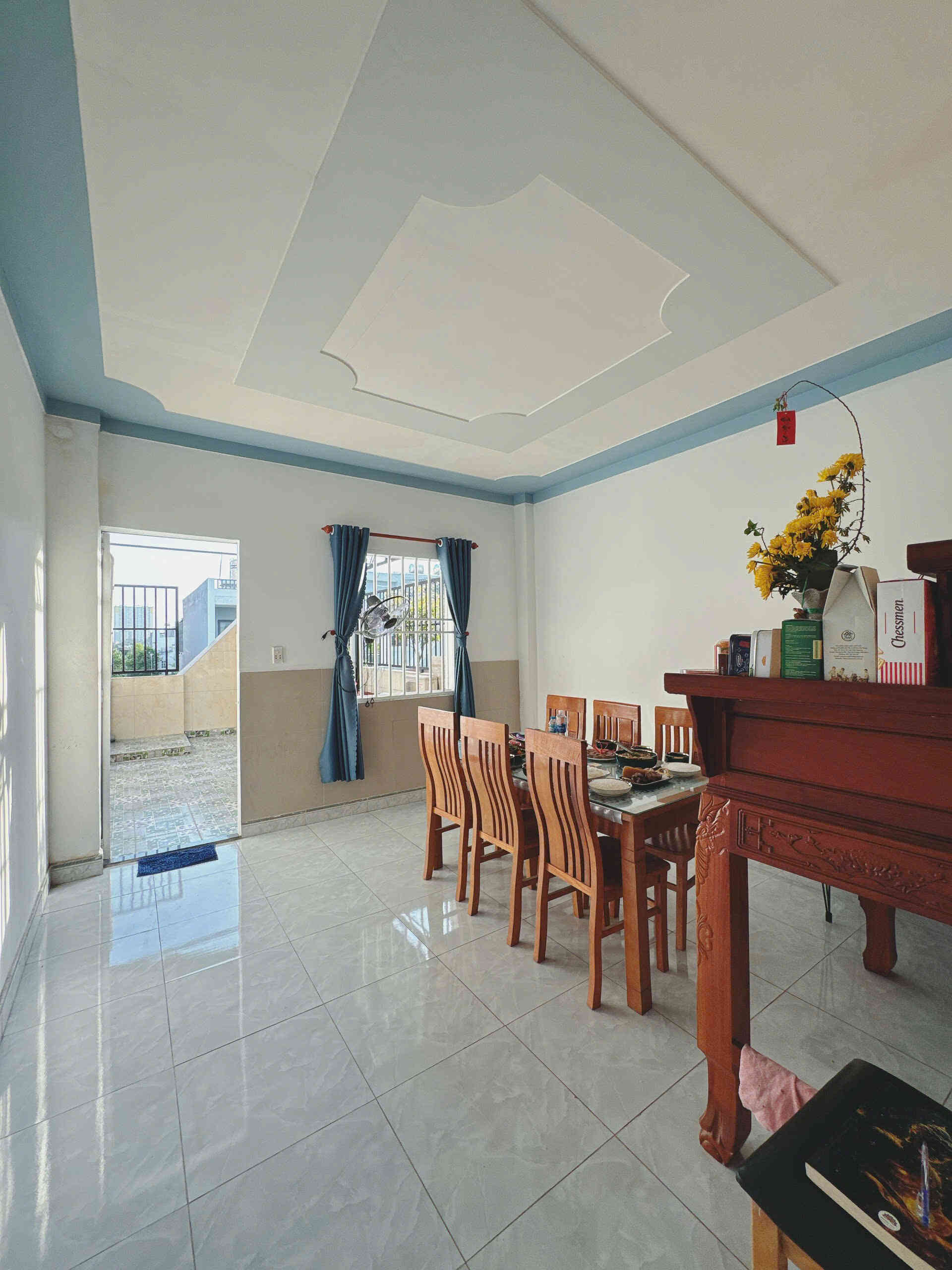 Bán nhà 1T1L+tum 4x16m, đường N1 KDC Phú Hồng Thịnh 6 (Trục chính)