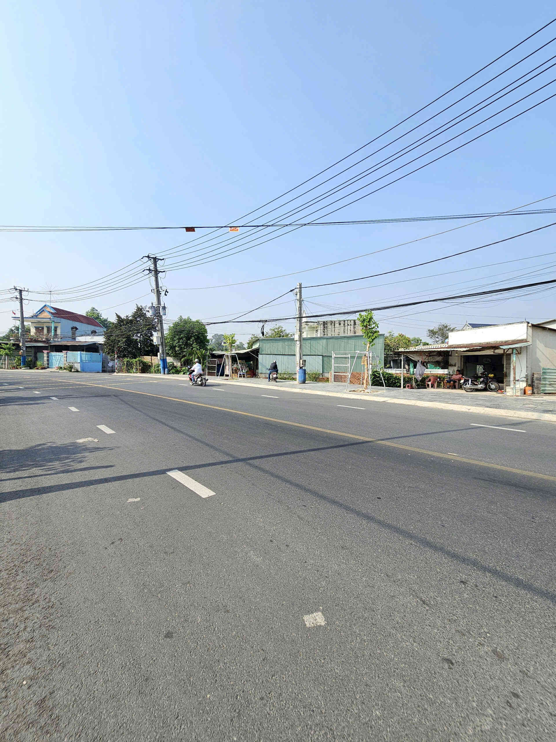 Bán đất 6x17m, mặt tiền Nguyễn Thị Tươi p. Tân Đông Hiệp