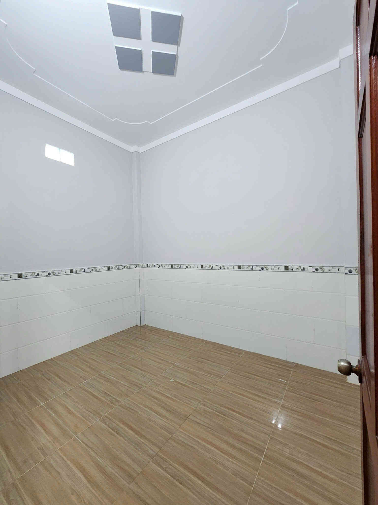 Bán nhà 1T1L 4x18m hoàn công, đường N1 KDC Phú Hồng Thịnh 8 (Trục chính)