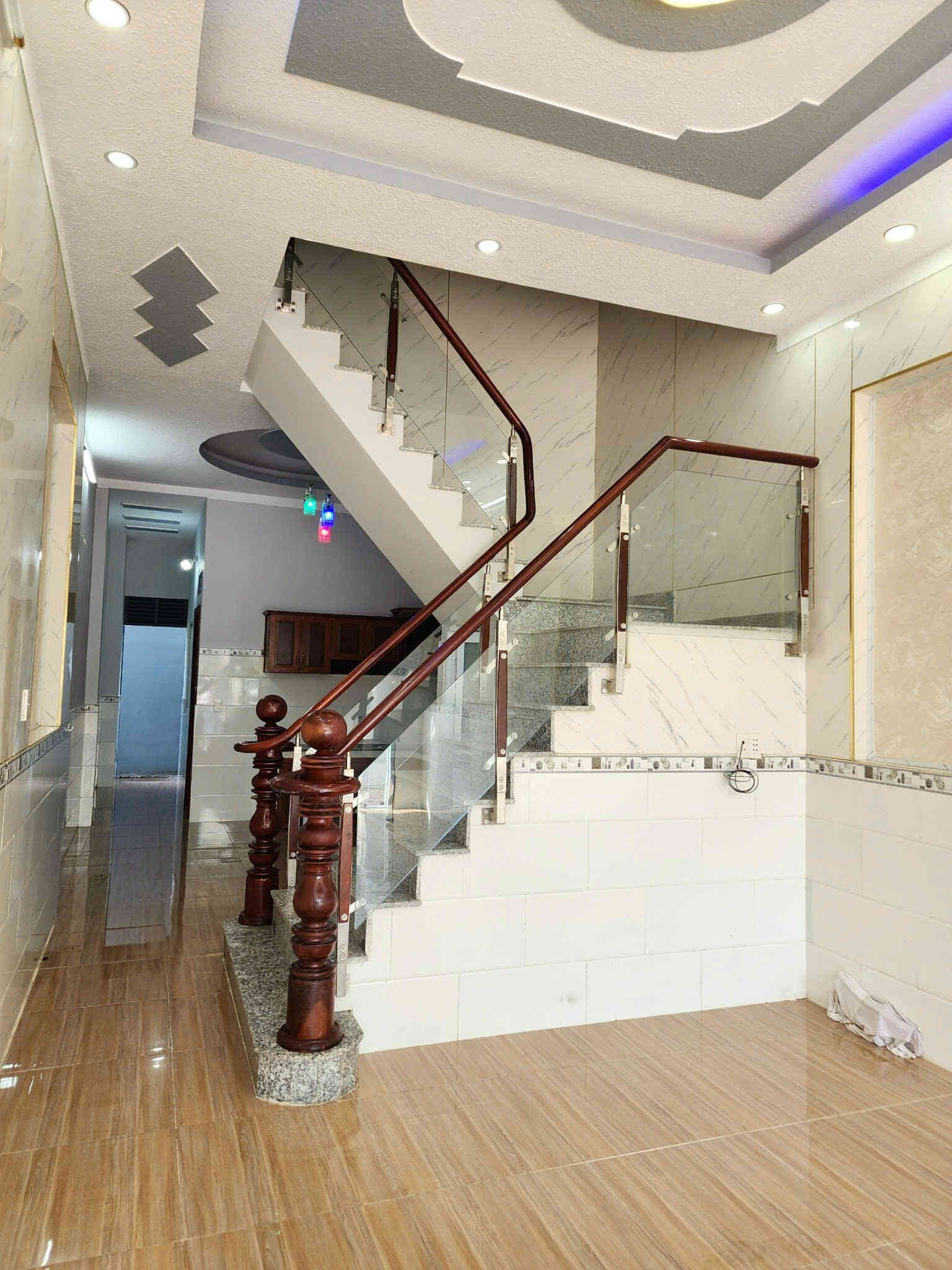 Bán nhà 1T1L 4x18m hoàn công, đường N1 KDC Phú Hồng Thịnh 8 (Trục chính)