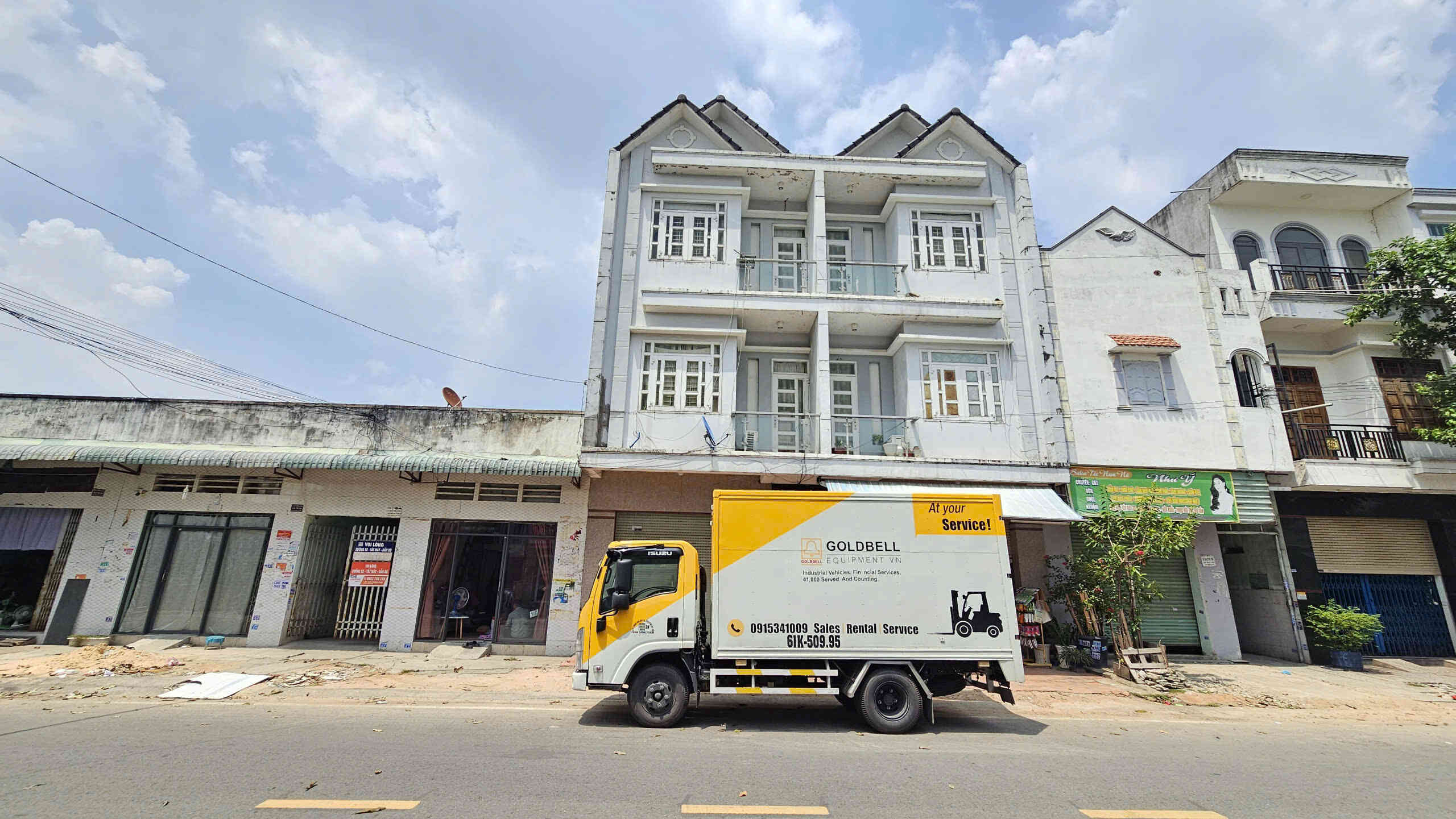 Bán dãy trọ 10x30m, đường D6 KDC Việt Sing p.An Phú gần chợ, thu 25tr/th