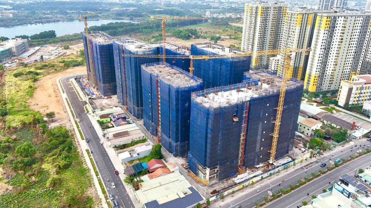 Bán đất 4x27m, mặt tiền Tôn Thất Tùng gần làng đại học