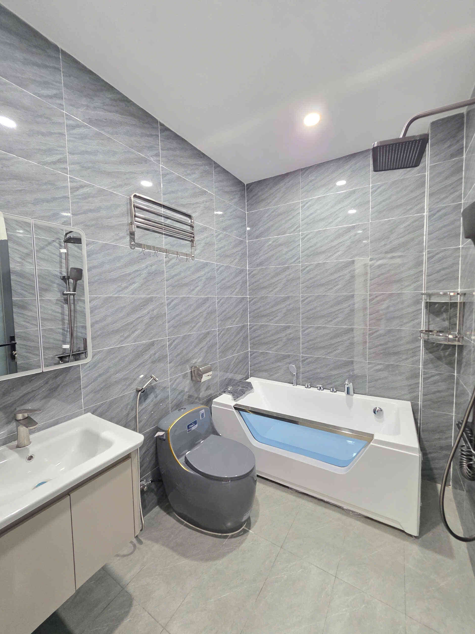 Bán nhà mới 1T2L 4x18m, đường N1 KDC Lê Phong An Phú 2 p. An Phú, full nội thất