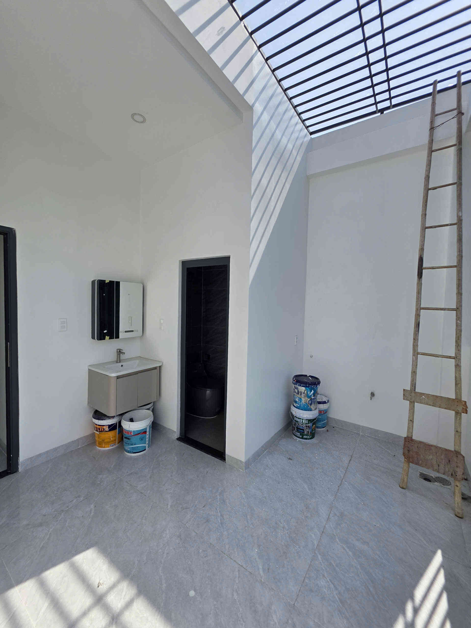 Bán nhà mới 1T2L 4x18m, đường N1 KDC Lê Phong An Phú 2 p. An Phú, full nội thất