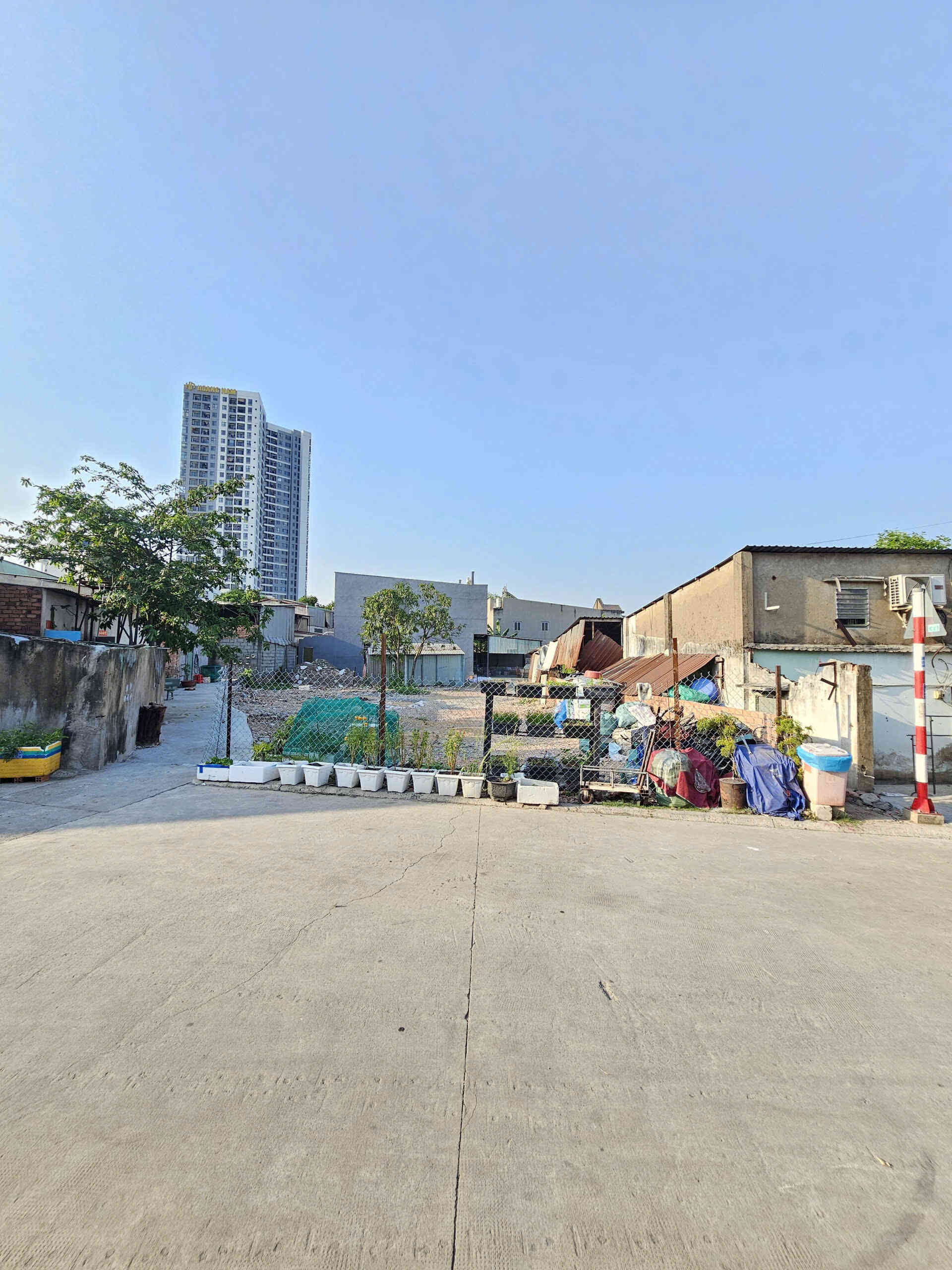 Bán đất 5.6x32.7m, hẻm Bình Thung p. Đông Hòa
