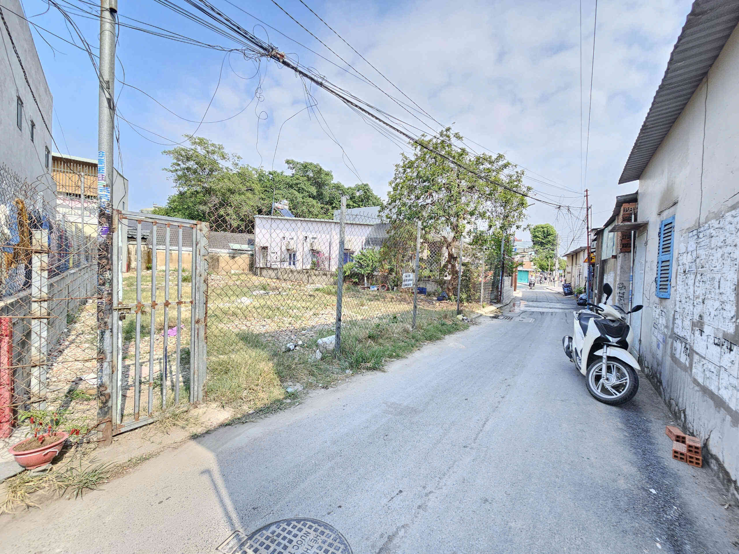 Bán đất 15x30m, hẻm Nguyễn An Ninh gần chợ Dĩ An 1