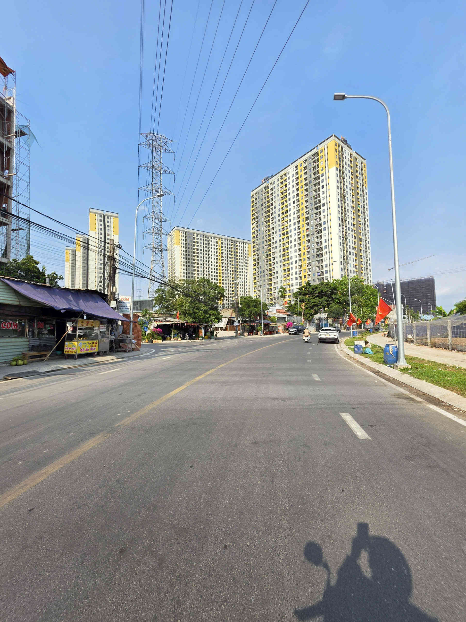 Bán căn góc 1T1L 12.7x12m, đường D3 KDC Champaca đối diện công viên (Hoàn công)