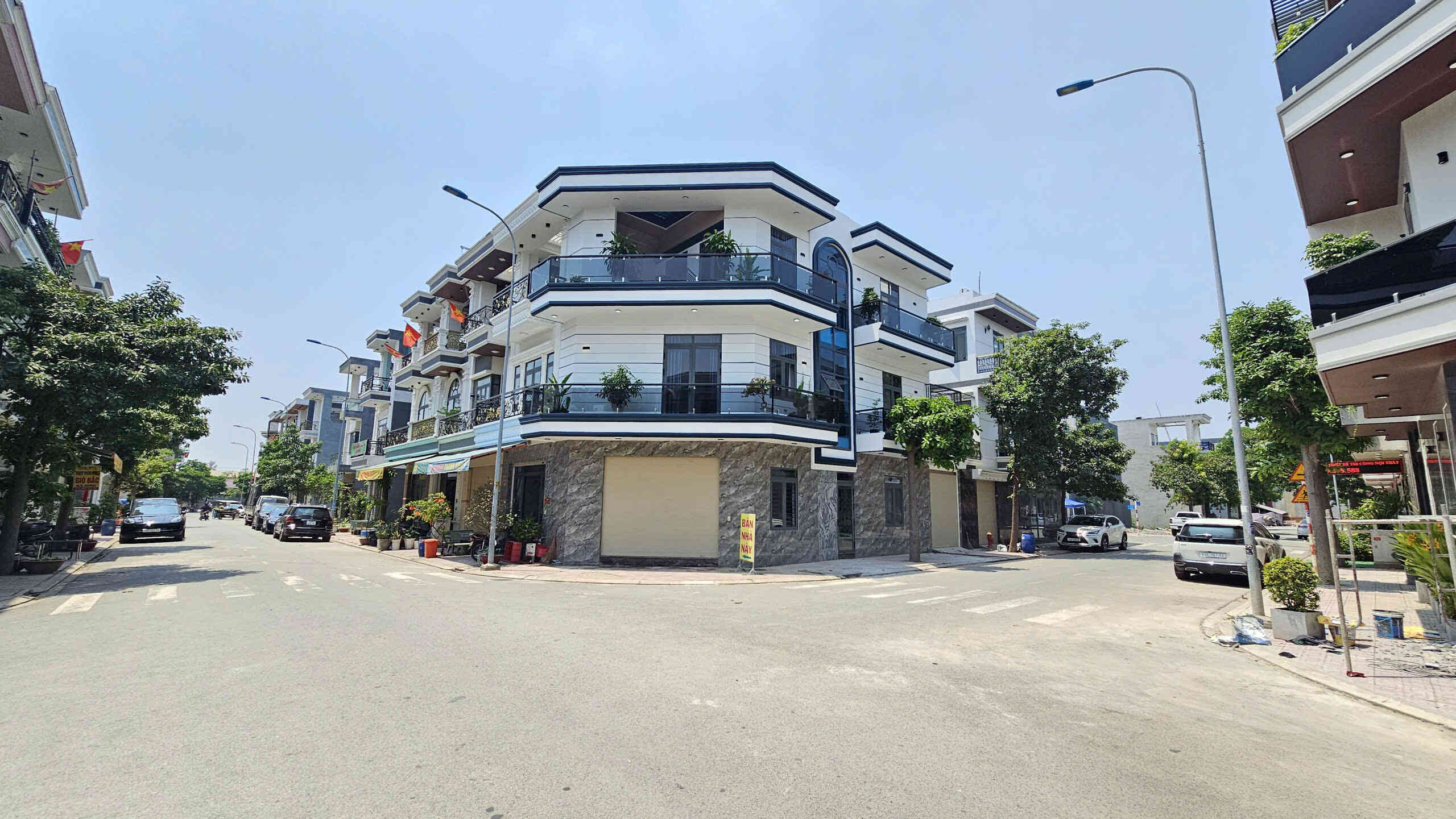 Bán căn góc mới 1T2L 5x16.7m hoàn công, đường D1 KDC Lê Phong Bình Chuẩn 1 p. Bình Chuẩn, full nội thất