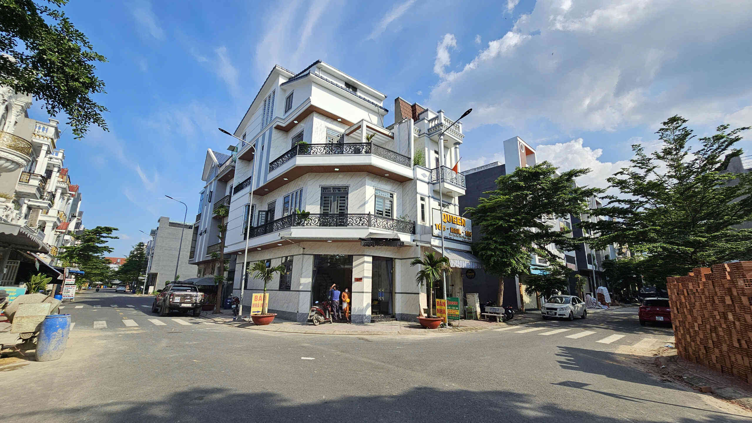 Bán căn góc mới 1T2L 5x15m hoàn công, đường D3 KDC Phú Hồng Đạt, full nội thất