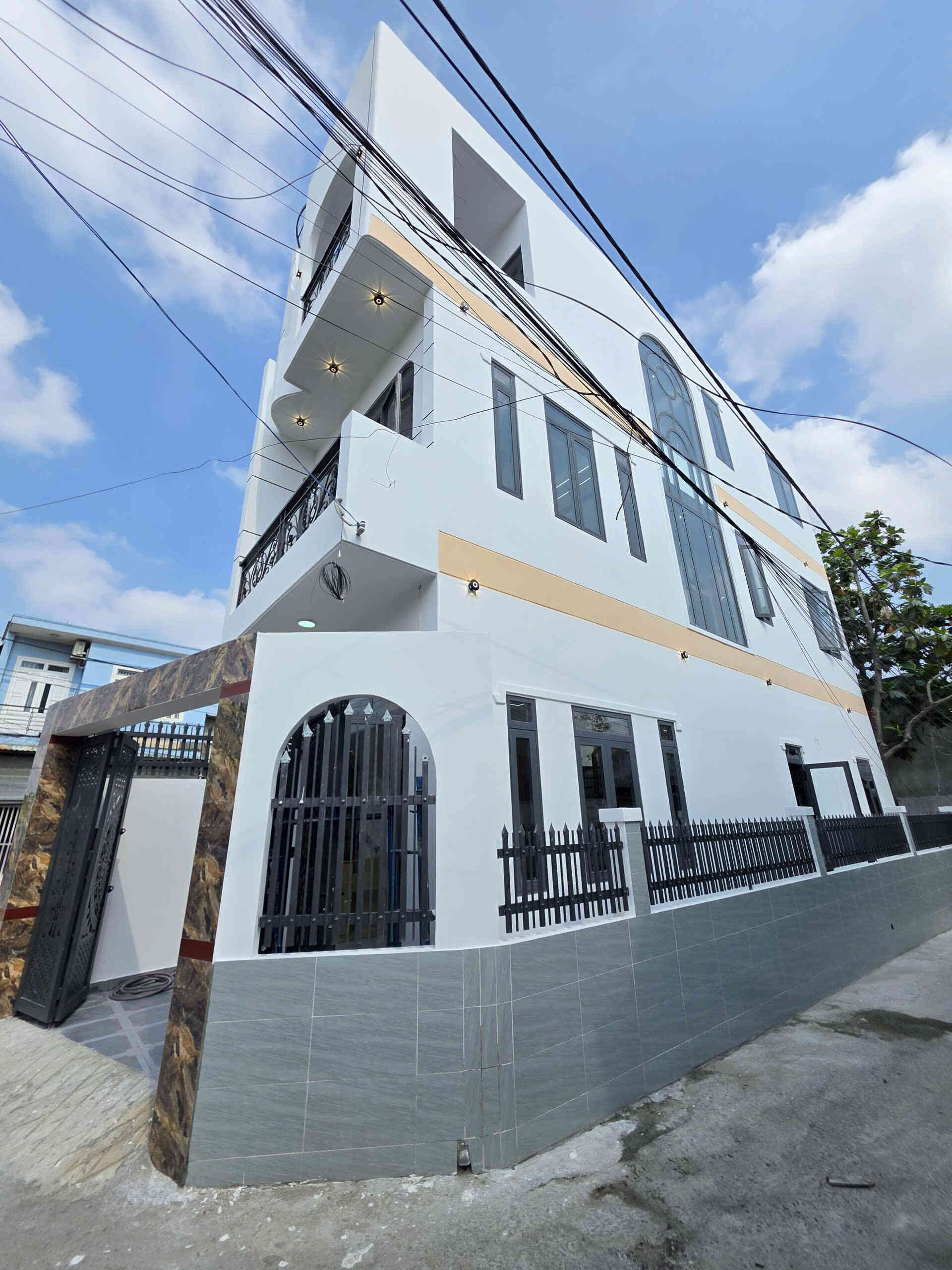 Bán căn góc mới 1T2L 5x15m, hẻm Bình Hòa 9, full nội thất (Hoàn công)