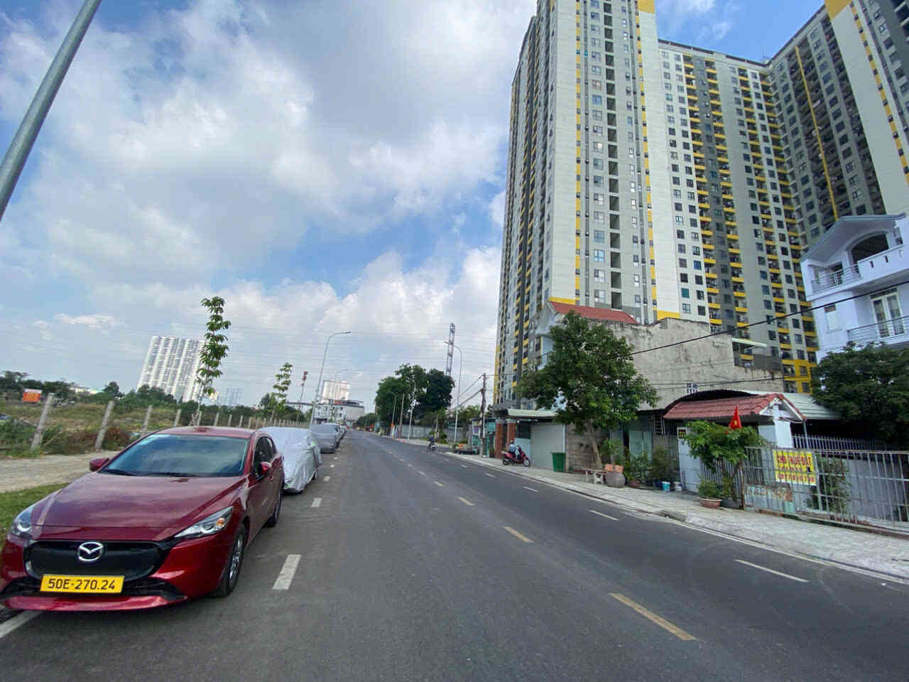Bán đất 19.5x87m, mặt tiền Tôn Thất Tùng p.Đông Hòa kế làng đại học