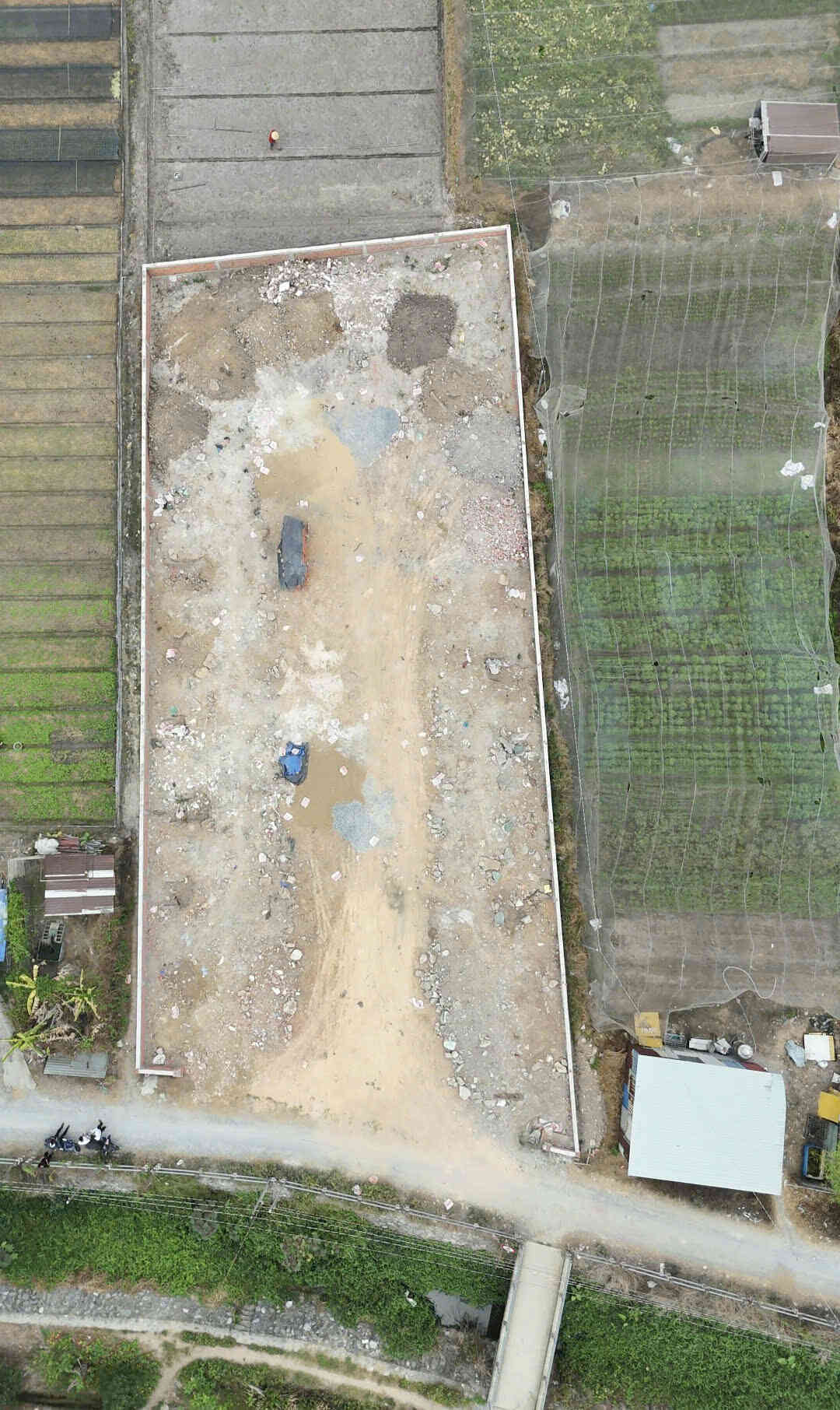 Bán đất 11.4x45m, hẻm Trương Văn Vĩnh p. Tân Bình