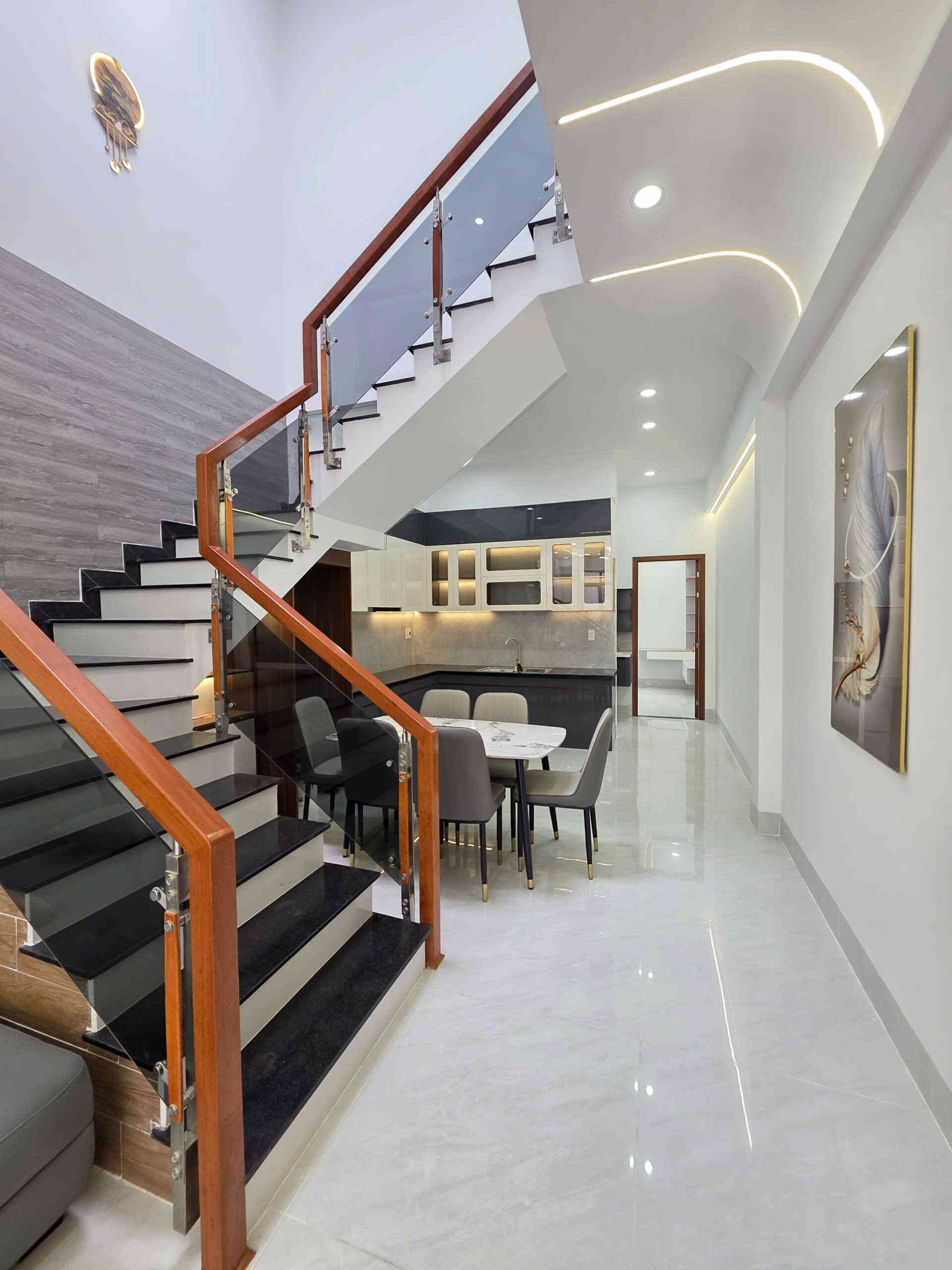 Bán nhà mới 1T1L 4x17m, hẻm Phạm Văn Diêu gần công an phường, full nội thất (Thổ cư 100%)