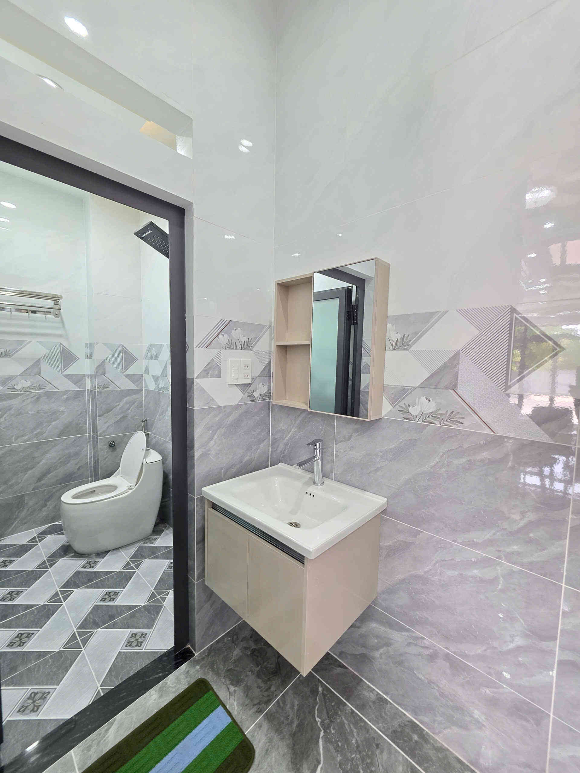 Bán nhà mới 1T3L 5×13.5m, đường N3 KDC Đông Hòa C gần trường cấp 1, full nội thất (Hoàn công)