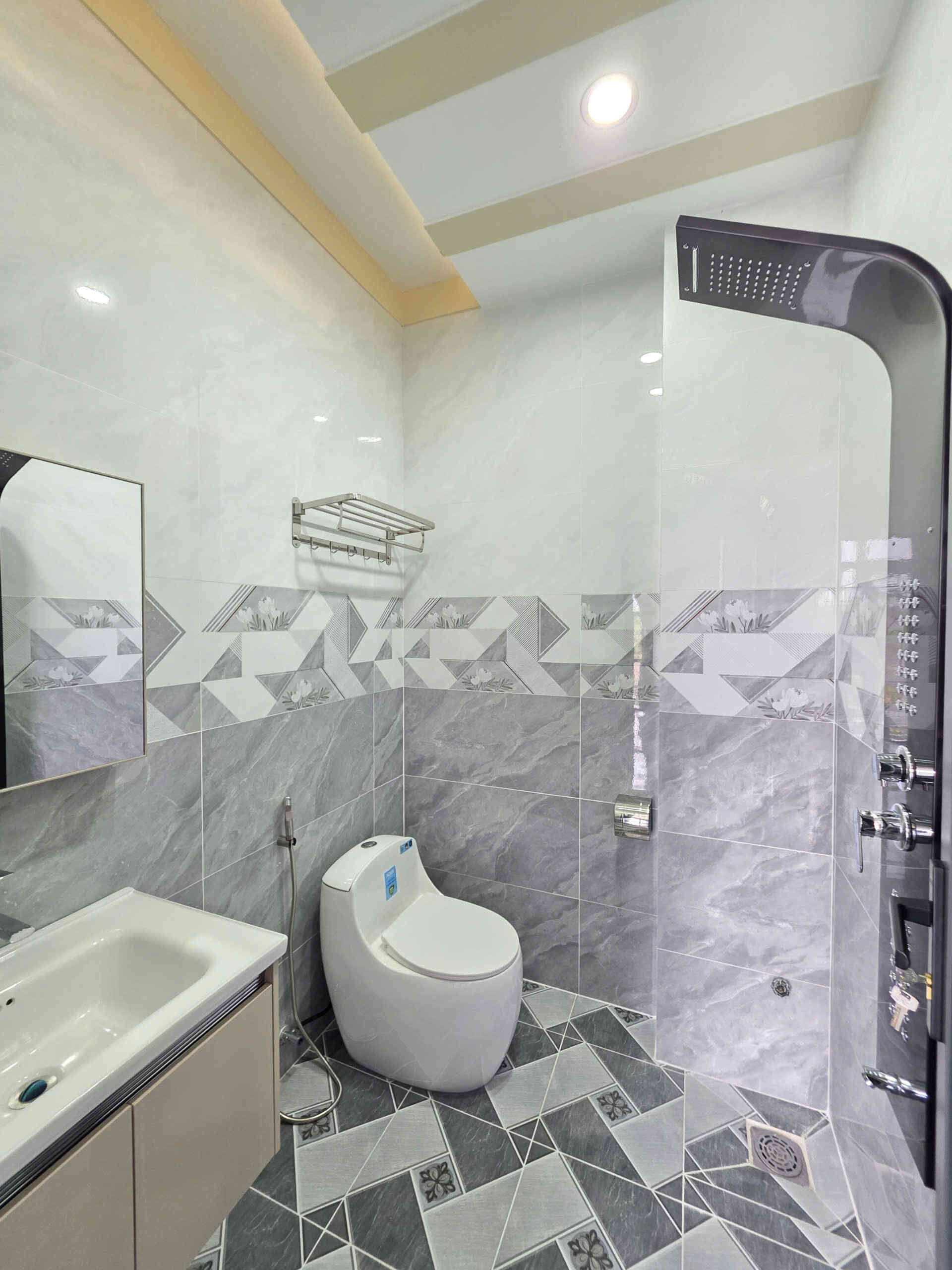 Bán nhà mới 1T3L 5×13.5m, đường N3 KDC Đông Hòa C gần trường cấp 1, full nội thất (Hoàn công)