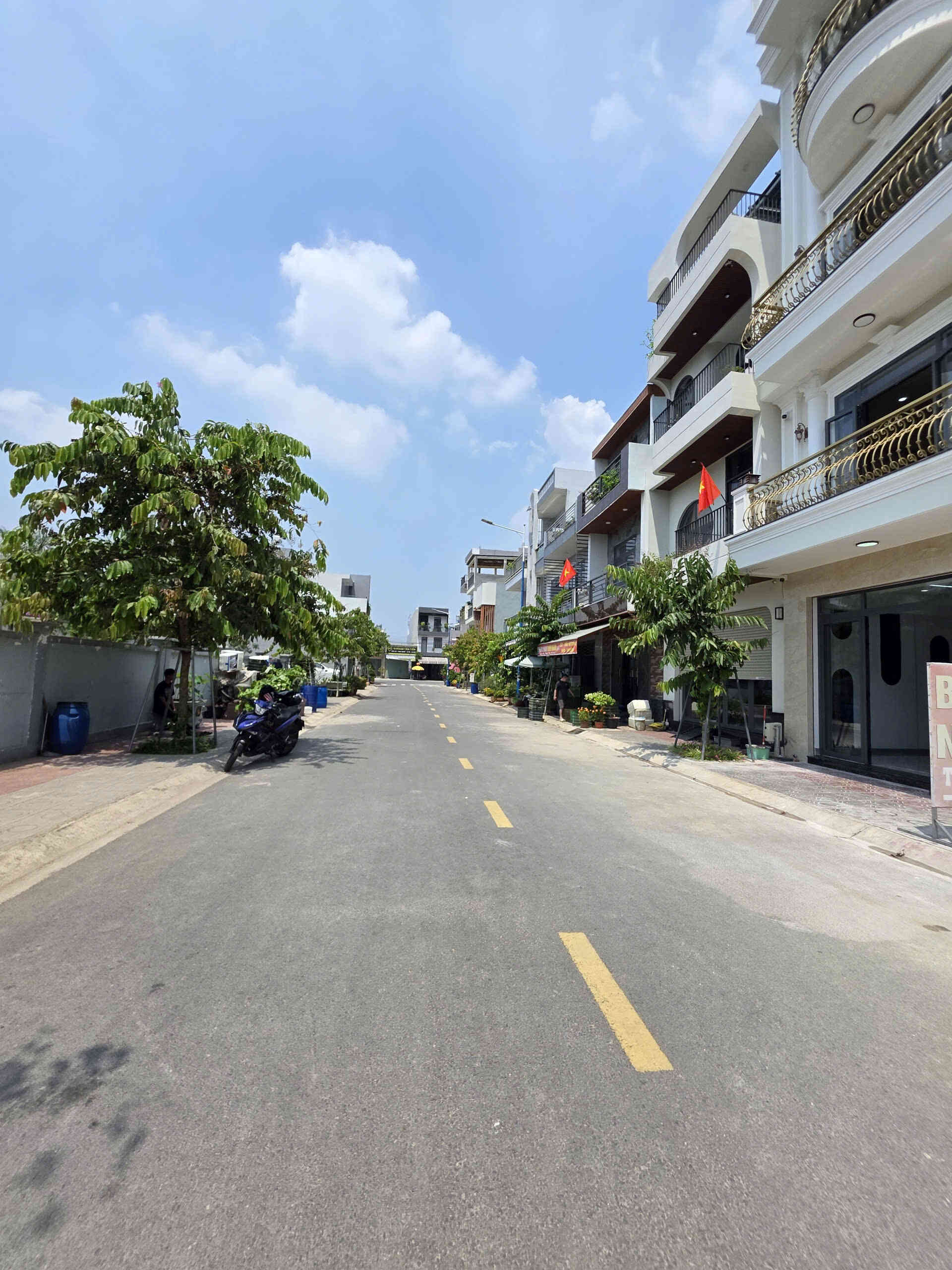 Bán nhà mới 1T3L 5×13.5m, đường N3 KDC Đông Hòa C gần trường cấp 1, full nội thất (Hoàn công)