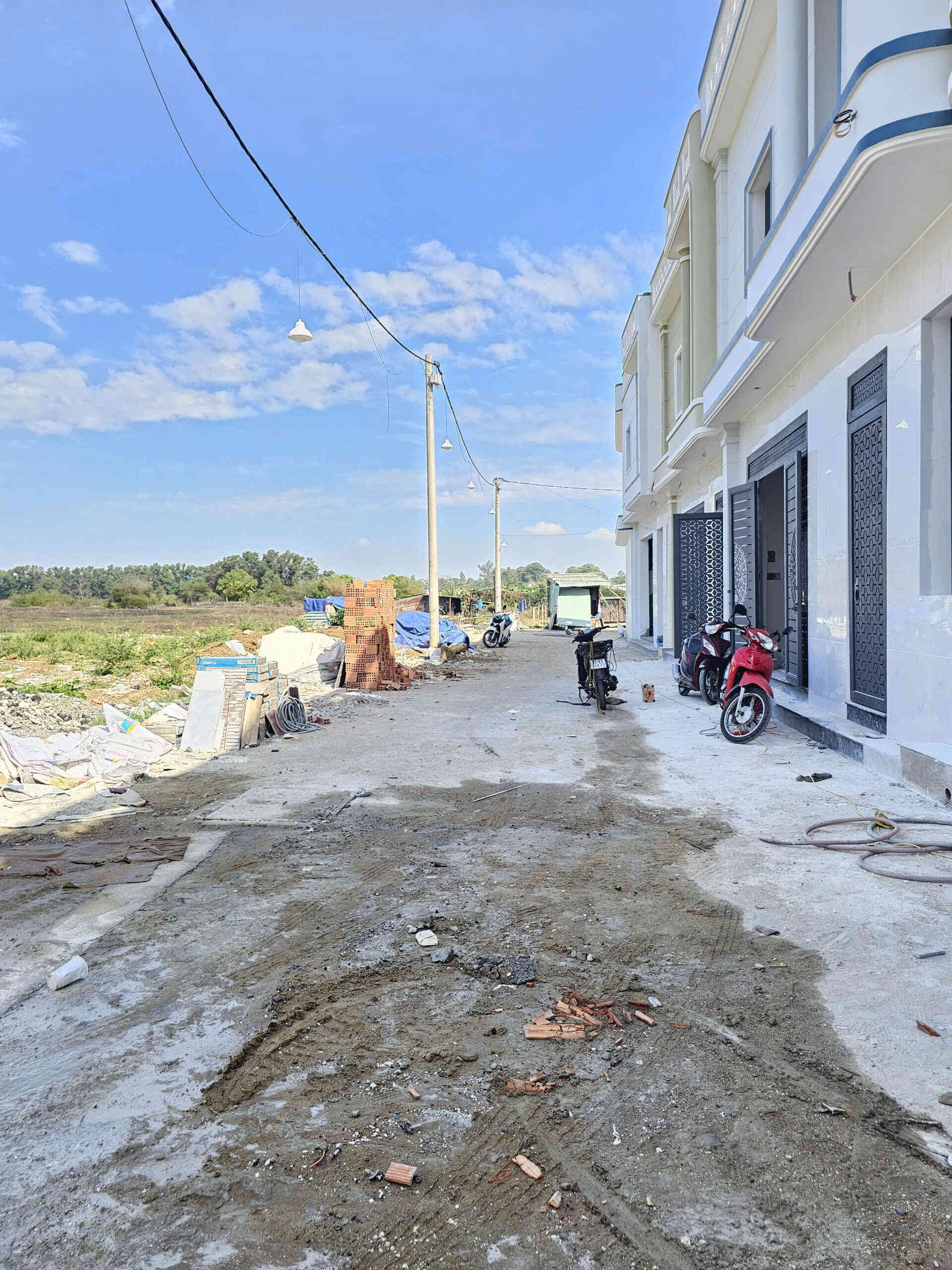 Bán nhà mới (đang xây) 1T1L 5×15.5m, hẻm Nguyễn Văn Lung p. Biên Hòa