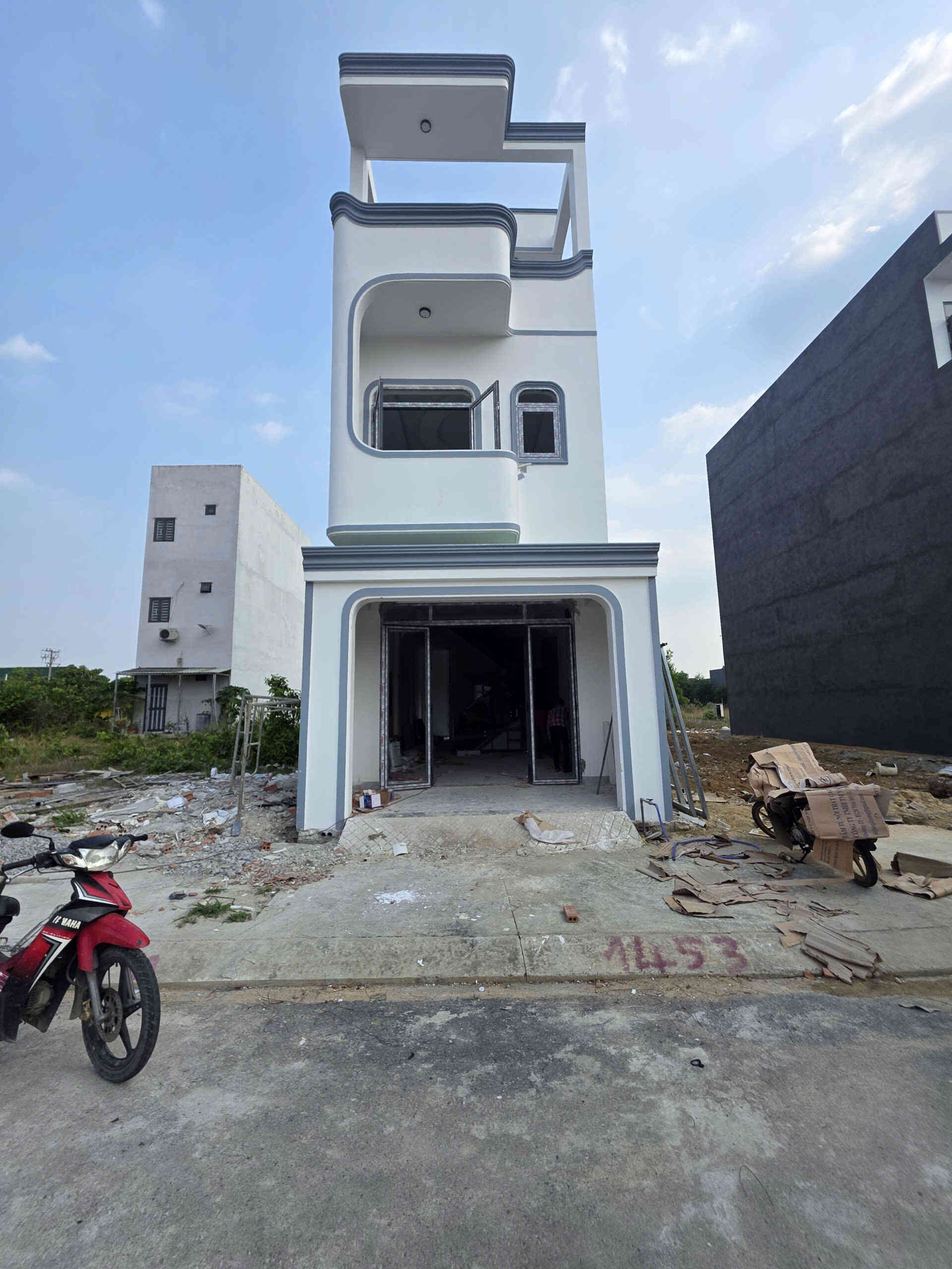 Bán nhà mới (đang xây) 1T2L 4.5x16m, đường N4 KDC Tuấn Điền Phát 1 p Tân Hiệp, tặng nội thất