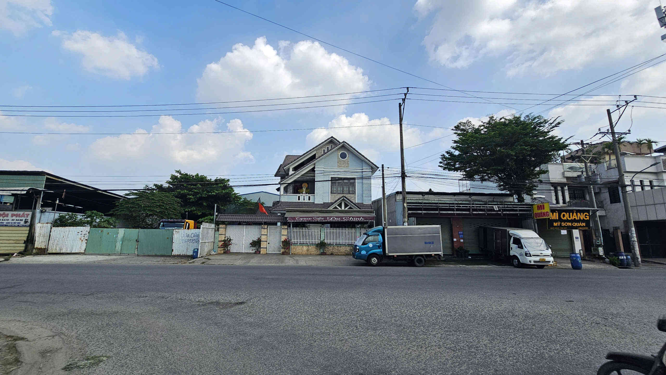 Bán nhà cấp 4 (10×29.8m), mặt tiền đường số 5 p. Tân Đông Hiệp, thổ cư 100%