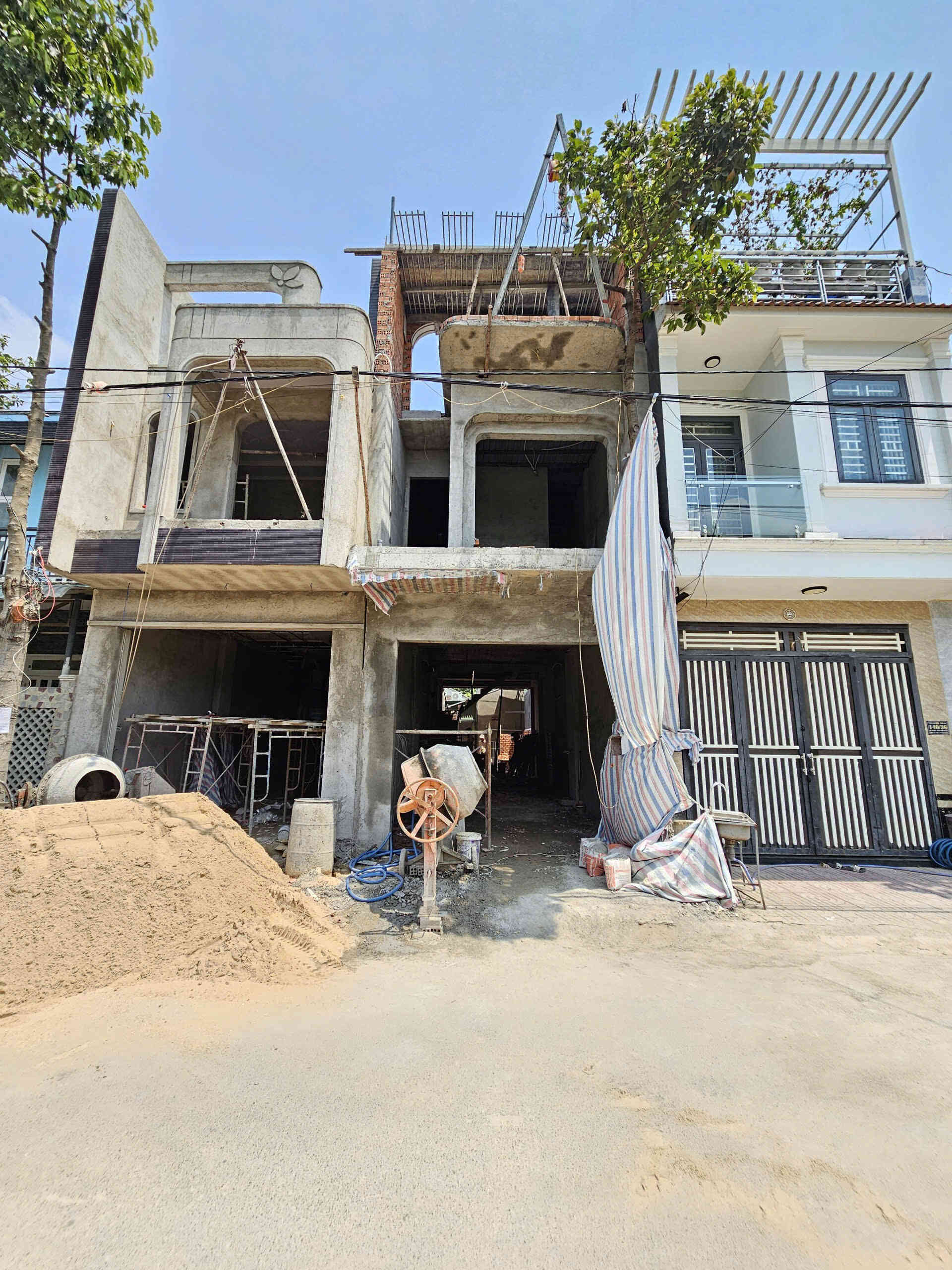 Bán nhà mới KDC 1T1L (đang xây) 4.2x20m, gần đường Phạm Văn Diêu p.Tân Hạnh, thổ cư 100%