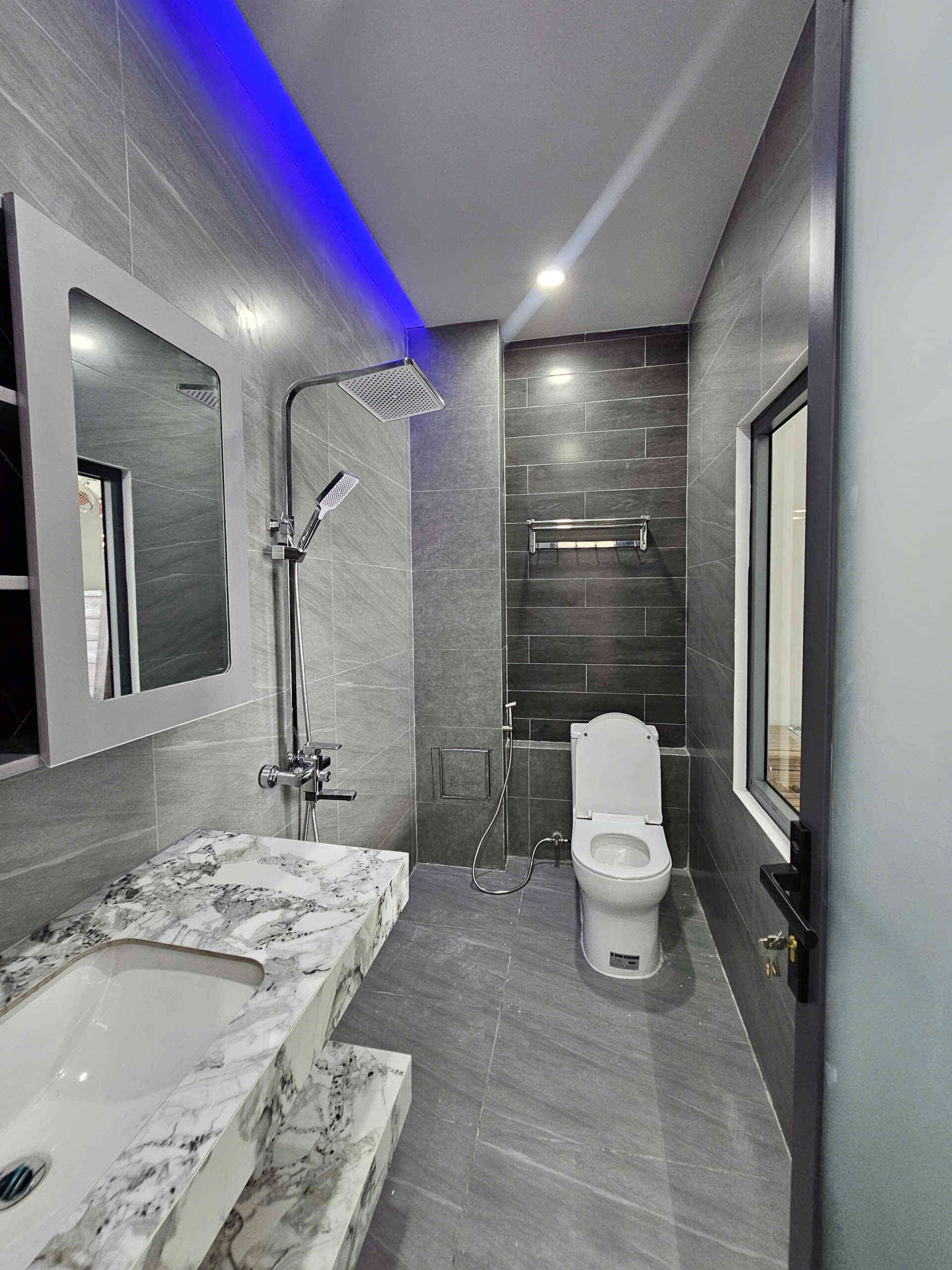 Bán nhà mới 1T2L 5×17.6m, đường số 7 KDC Đại Ngàn gần chợ 185, full nội thất