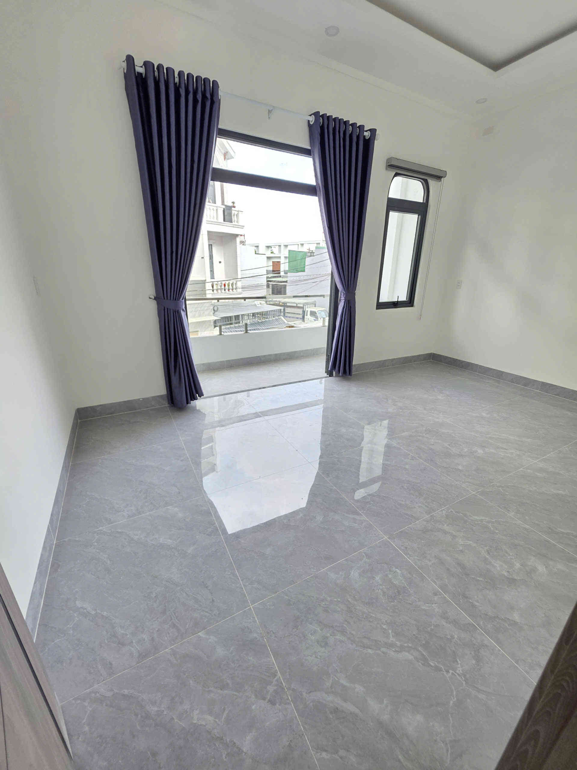Bán nhà mới 1T2L 5.3x16m hoàn công, hẻm Hoàng Minh Chánh p. Biên Hòa, full nội thất