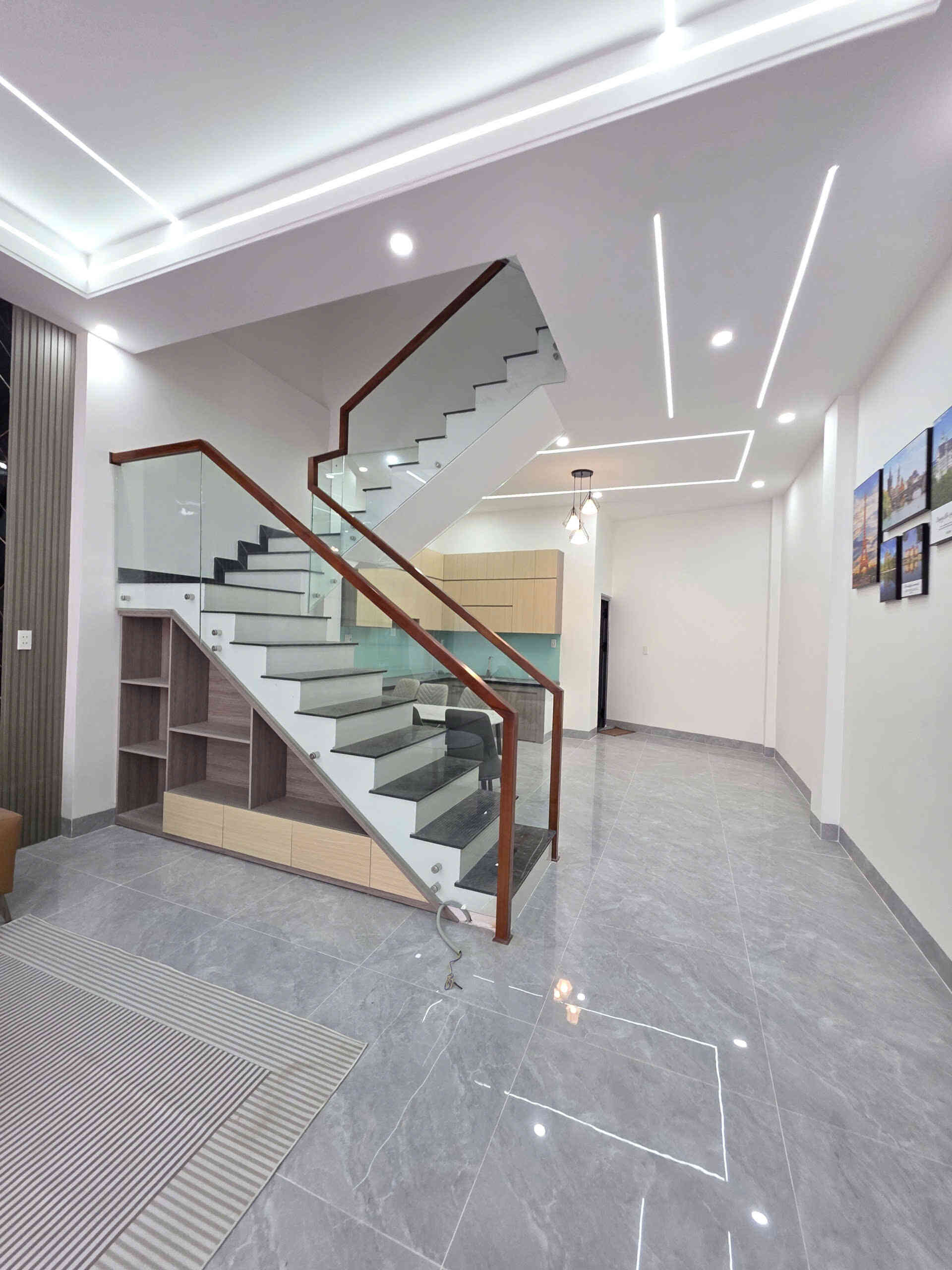 Bán nhà mới 1T2L 5.3x16m hoàn công, hẻm Hoàng Minh Chánh p. Biên Hòa, full nội thất
