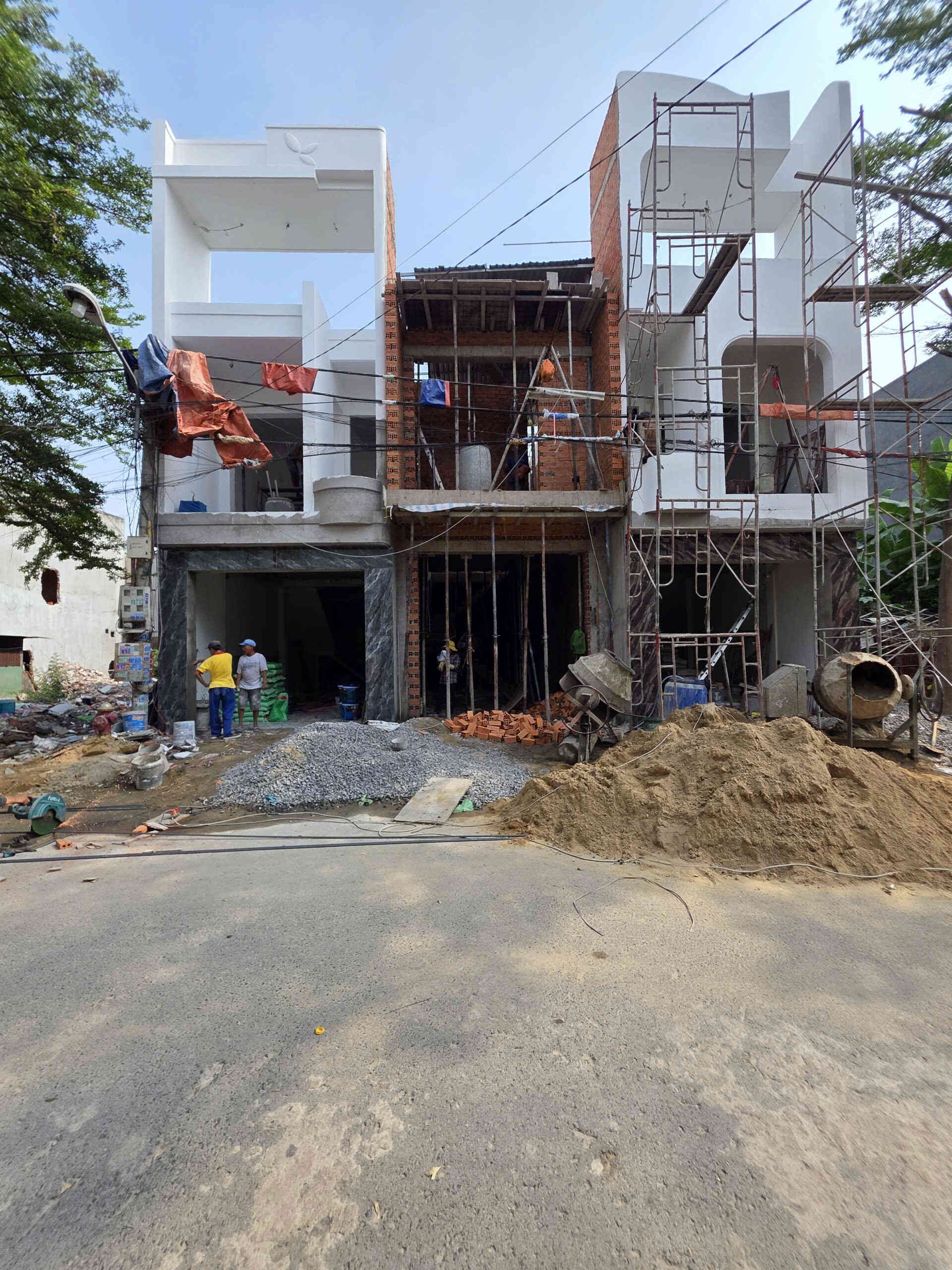Bán nhà mới (đang xây) 1T1L 4x18m, đường số 1 KDC Phú Hồng Thịnh 3, full nội thất