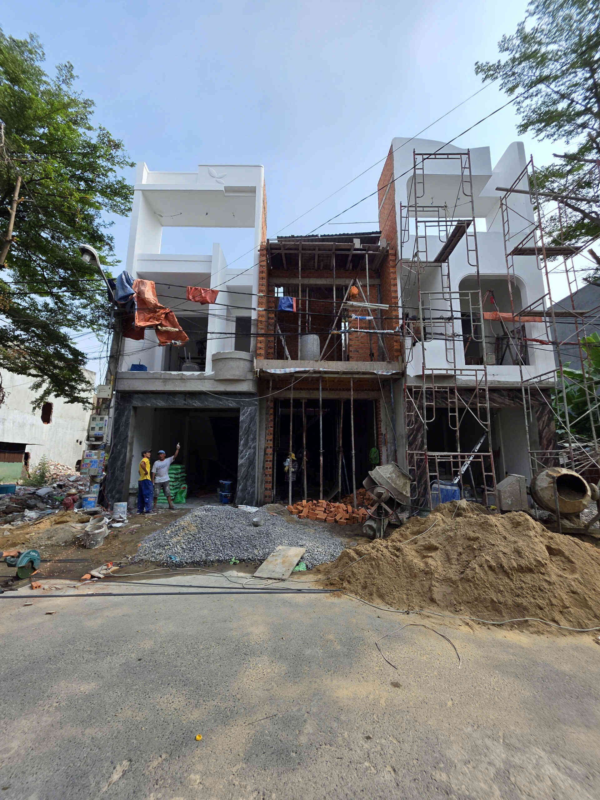 Bán nhà mới (đang xây) 1T1L 4x18m, đường số 1 KDC Phú Hồng Thịnh 3, full nội thất