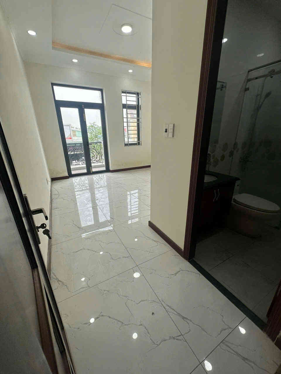 Bán nhà 1T2L 4x20m hoàn công, mặt tiền Nguyễn Thị Khắp p. Tân Đông Hiệp