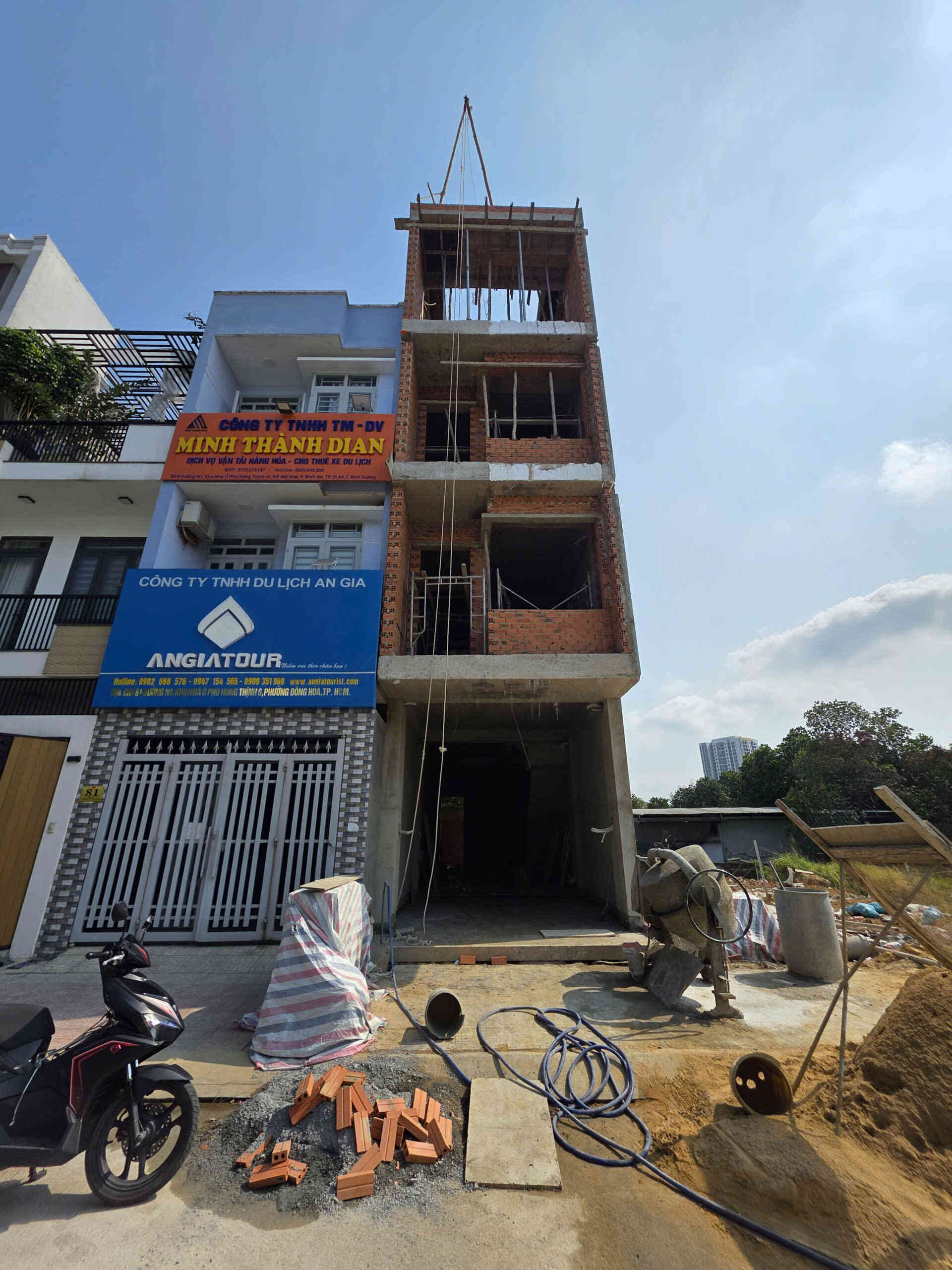 Bán nhà mới (đang xây) 1T3L 4x16m hoàn công, đường N1 KDC Phú Hồng Thịnh 6 p.Đông Hòa, full nội thất