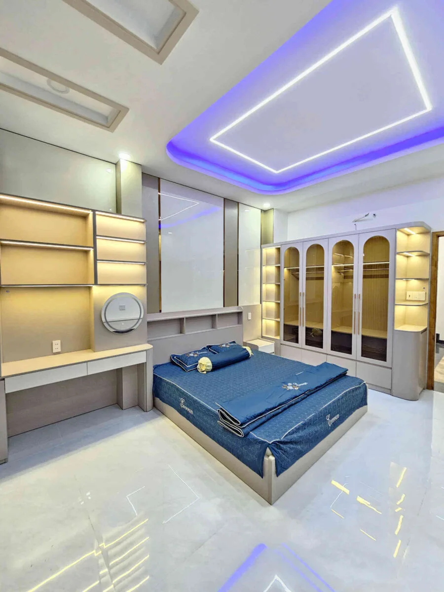 Bán nhà mới 1T3L 4x19m, mặt tiền Nguyễn Hữu Cảnh gần chợ, full nội thất (Hoàn công)
