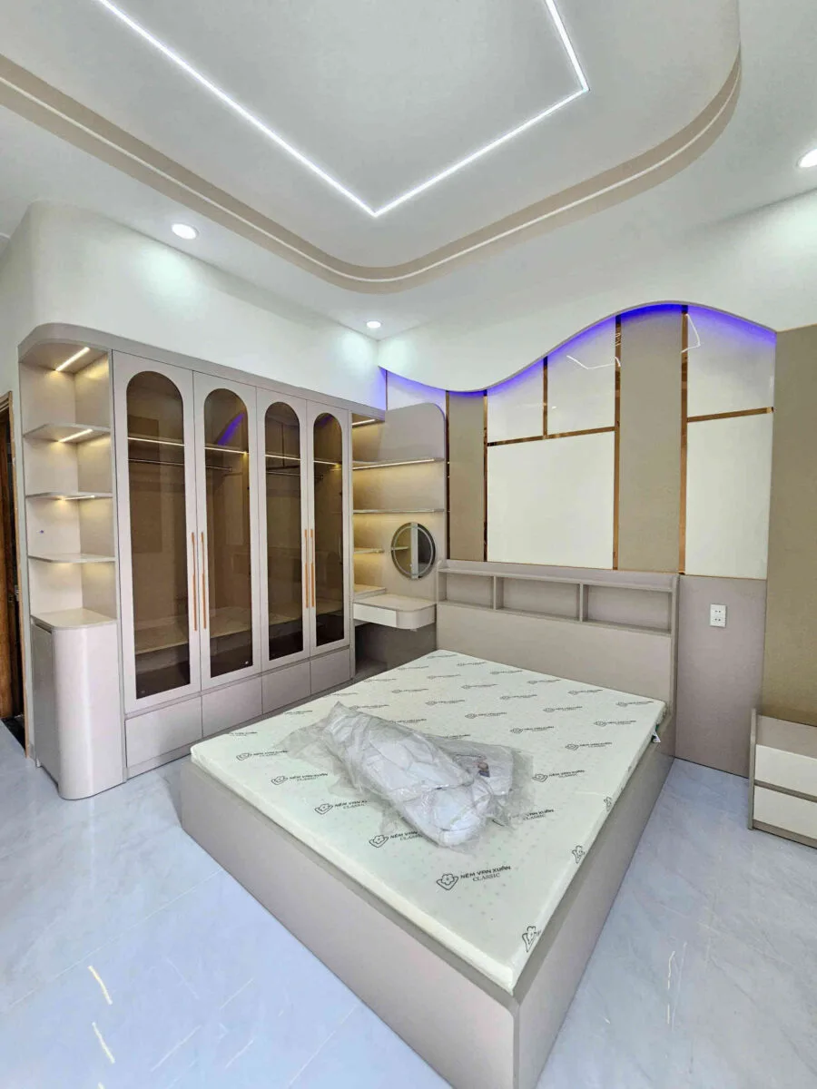 Bán nhà mới 1T3L 4x19m, mặt tiền Nguyễn Hữu Cảnh gần chợ, full nội thất (Hoàn công)
