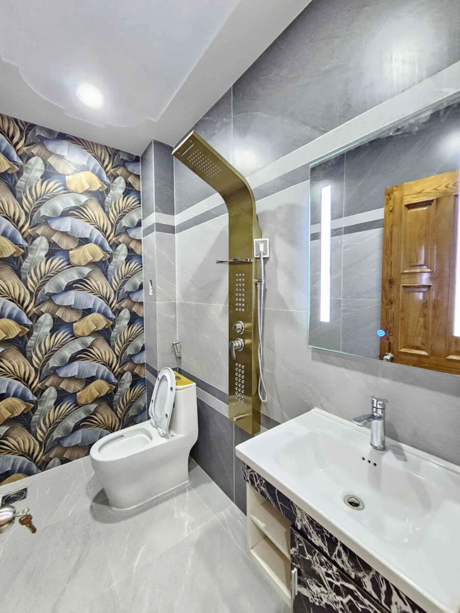 Bán nhà mới 1T3L 4x19m, mặt tiền Nguyễn Hữu Cảnh gần chợ, full nội thất (Hoàn công)