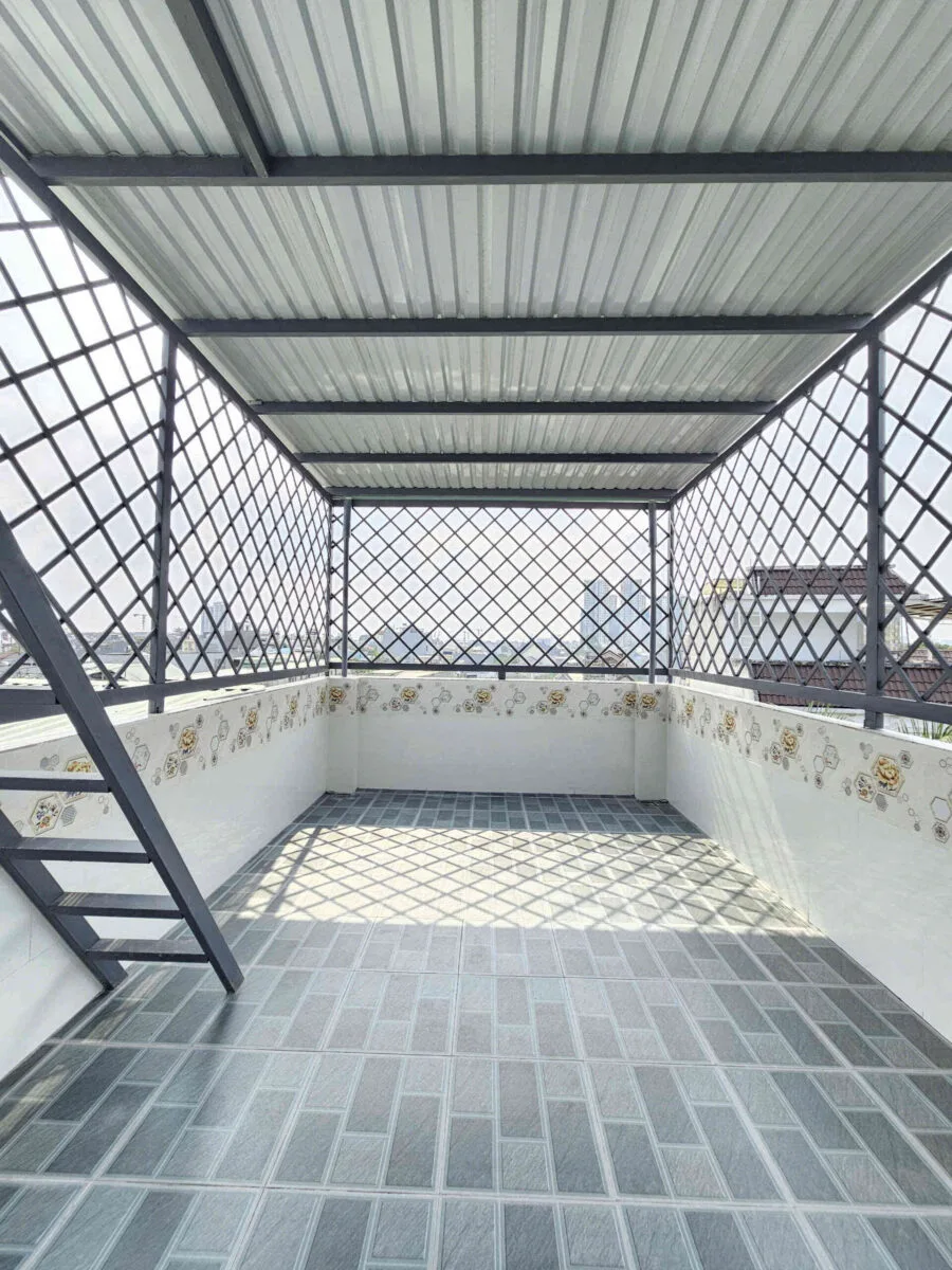 Bán nhà mới 1T3L 4x19m, mặt tiền Nguyễn Hữu Cảnh gần chợ, full nội thất (Hoàn công)