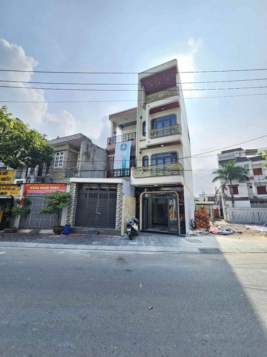 Bán nhà mới 1T3L 4x19m, mặt tiền Nguyễn Hữu Cảnh gần chợ, full nội thất (Hoàn công)