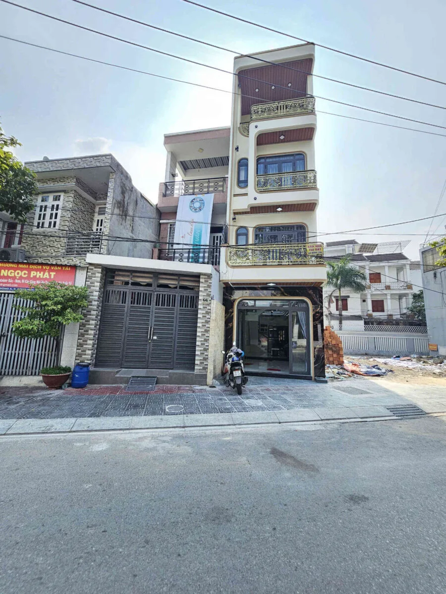 Bán nhà mới 1T3L 4x19m, mặt tiền Nguyễn Hữu Cảnh gần chợ, full nội thất (Hoàn công)
