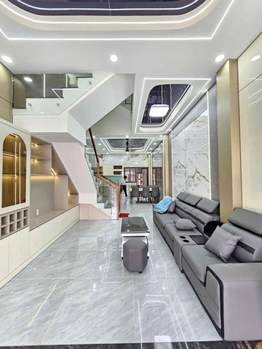 Bán nhà mới 1T3L 4x19m, mặt tiền Nguyễn Hữu Cảnh gần chợ, full nội thất (Hoàn công)