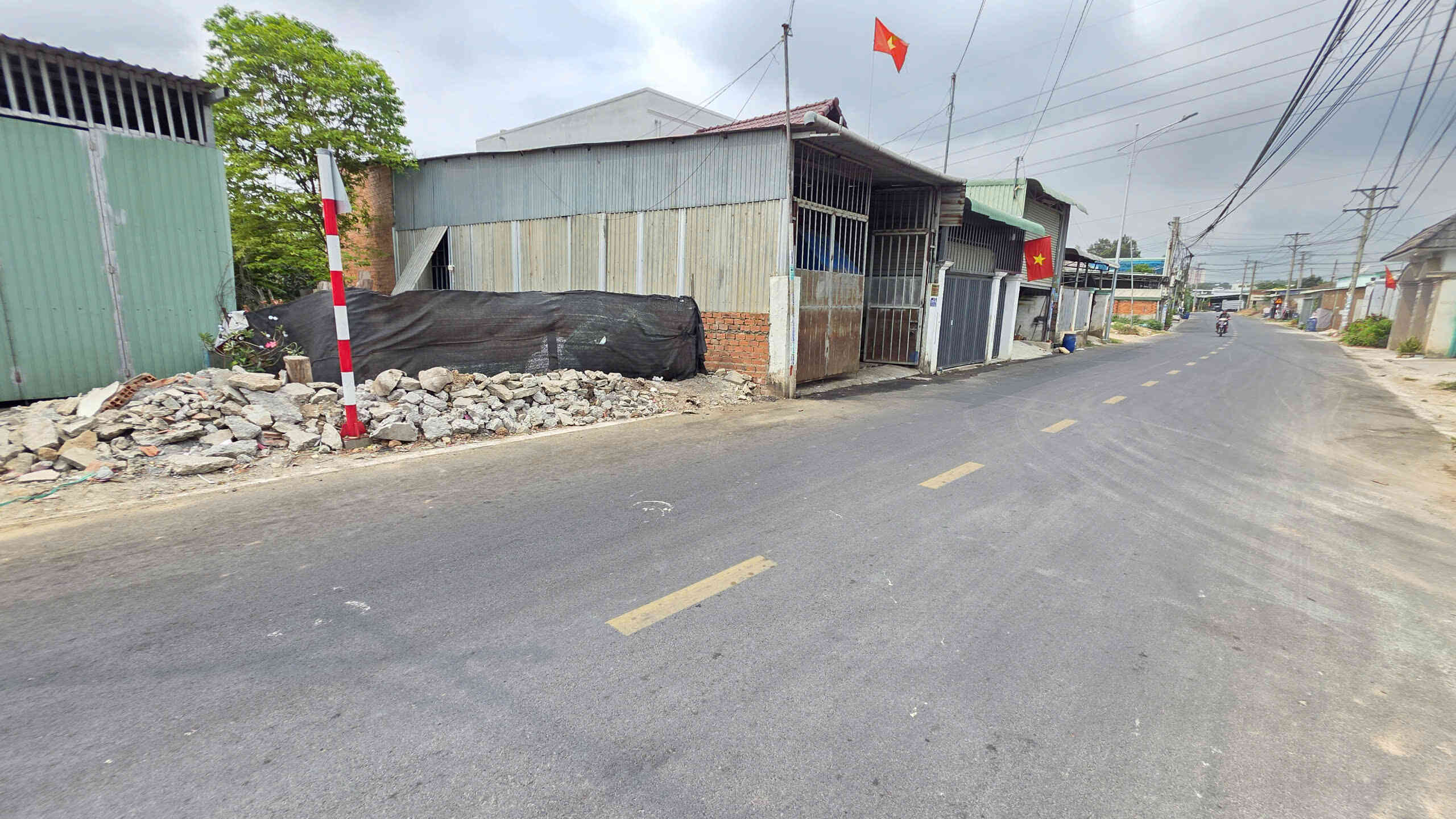 Bán đất 5.3x18m, mặt tiền Trương Văn Vĩnh gần chợ Phú An