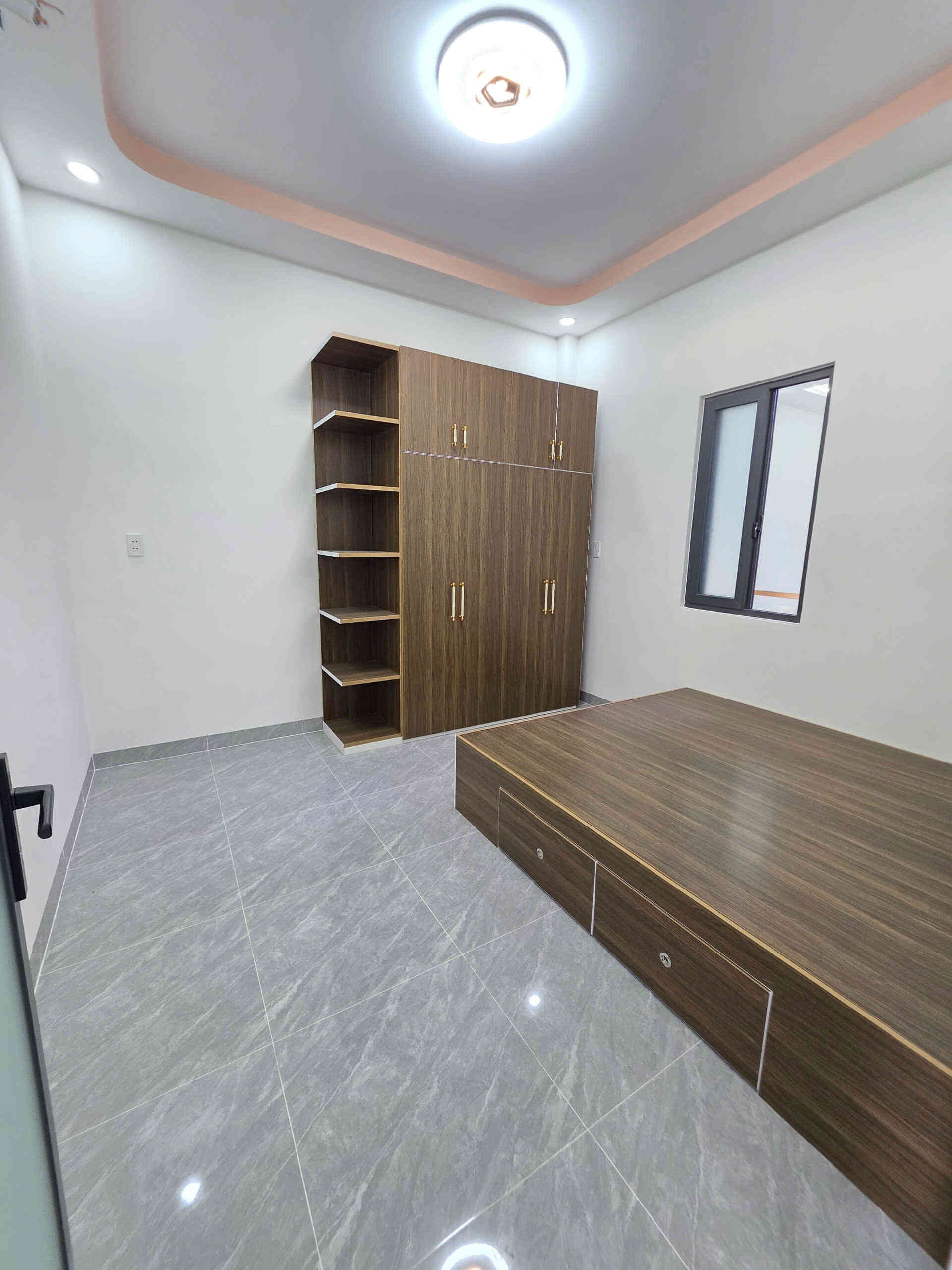 Bán nhà mới 1T1L 5x20m, đường N5 KDC Hội Nghĩa, tặng nội thất