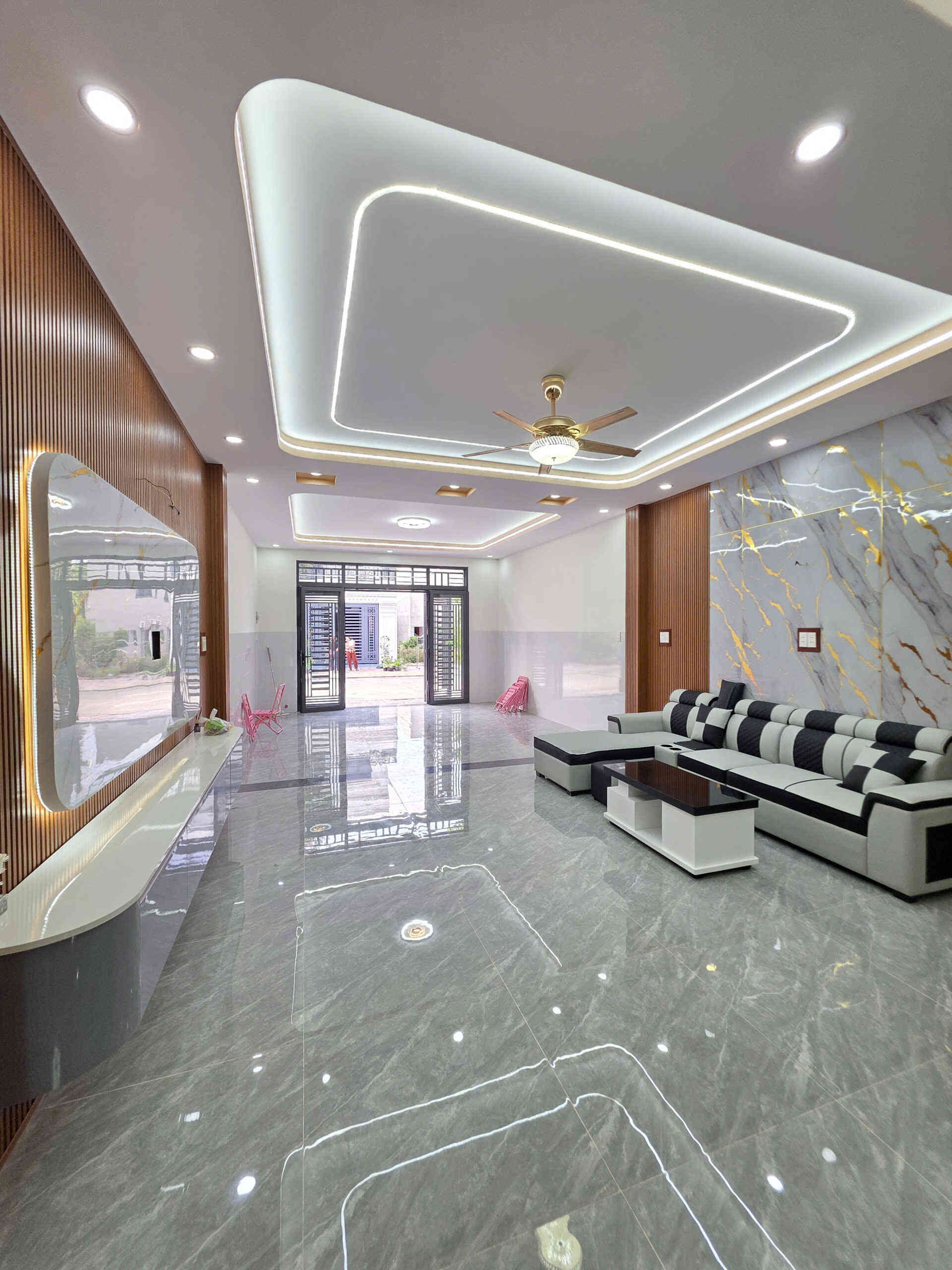 Bán nhà mới 1T1L 5x20m, đường N5 KDC Hội Nghĩa, tặng nội thất