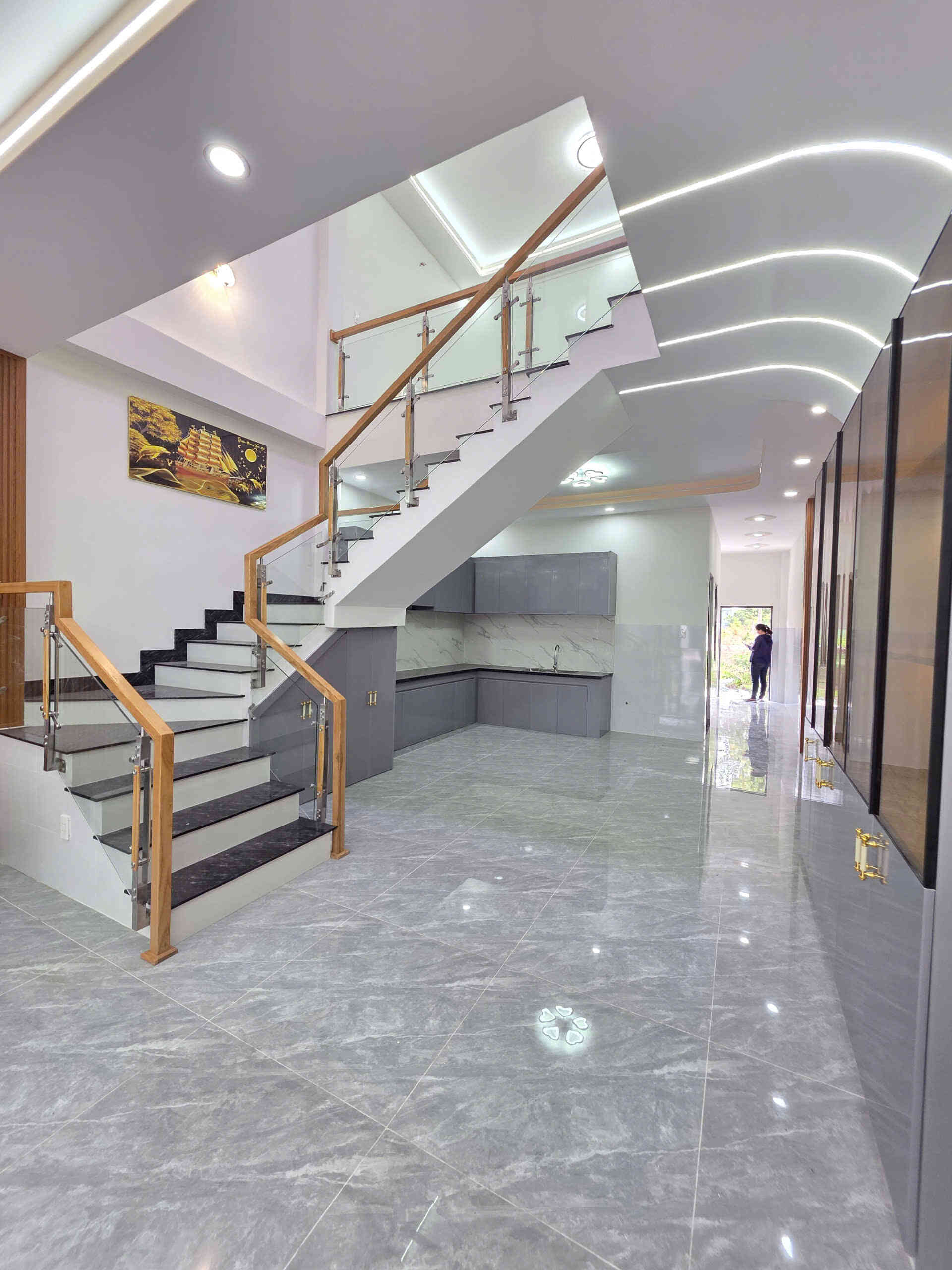 Bán nhà mới 1T1L 5x20m, đường N5 KDC Hội Nghĩa, tặng nội thất