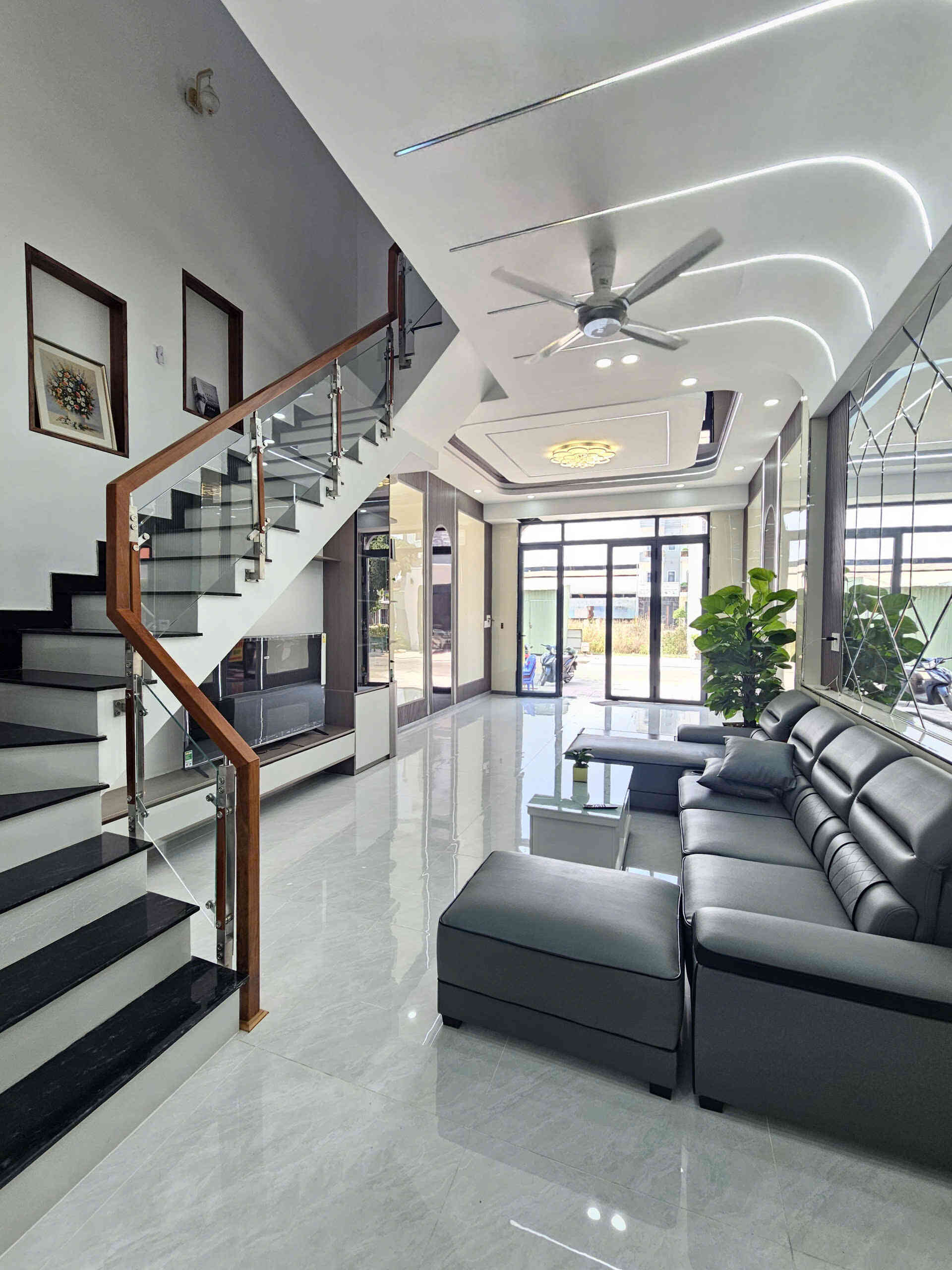 Bán nhà mới 1T2L 4.5x15m, đường N1 KDC Lê Phong An Phú 1 p.An Phú, full nội thất