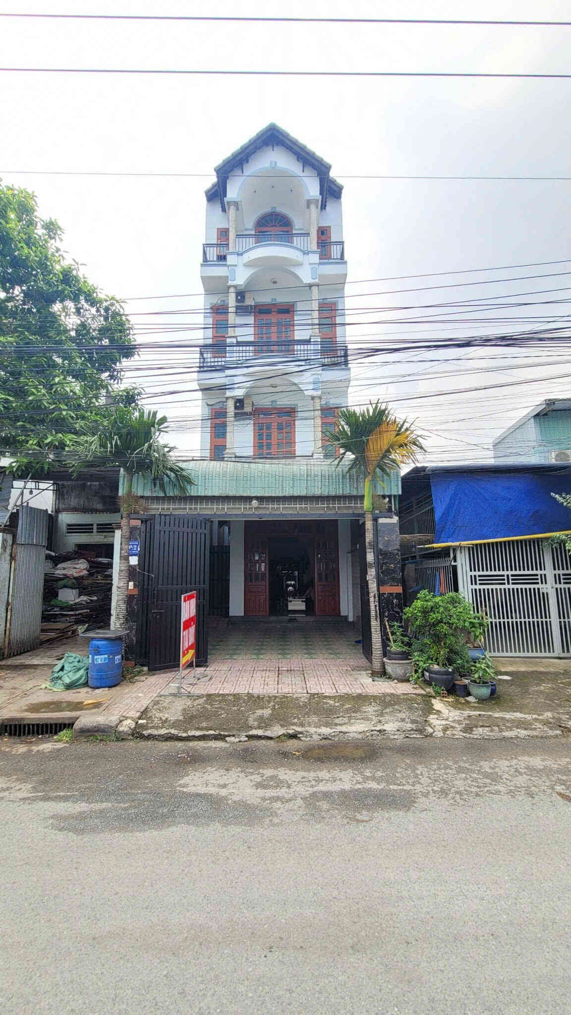 Bán nhà 1T3L 5x24m hoàn công, mặt tiền Bình Hòa 13 p. Bình Hòa gần chợ, đang thuê 10tr/th