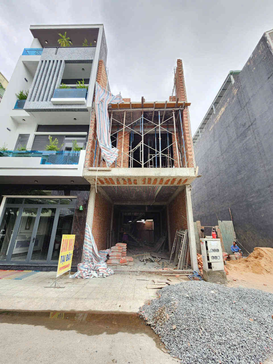 Bán nhà mới (đang xây) 1T2L 5x22.8m hoàn công, đường N1 KDC The Suncity p.An Phú, full nội thất
