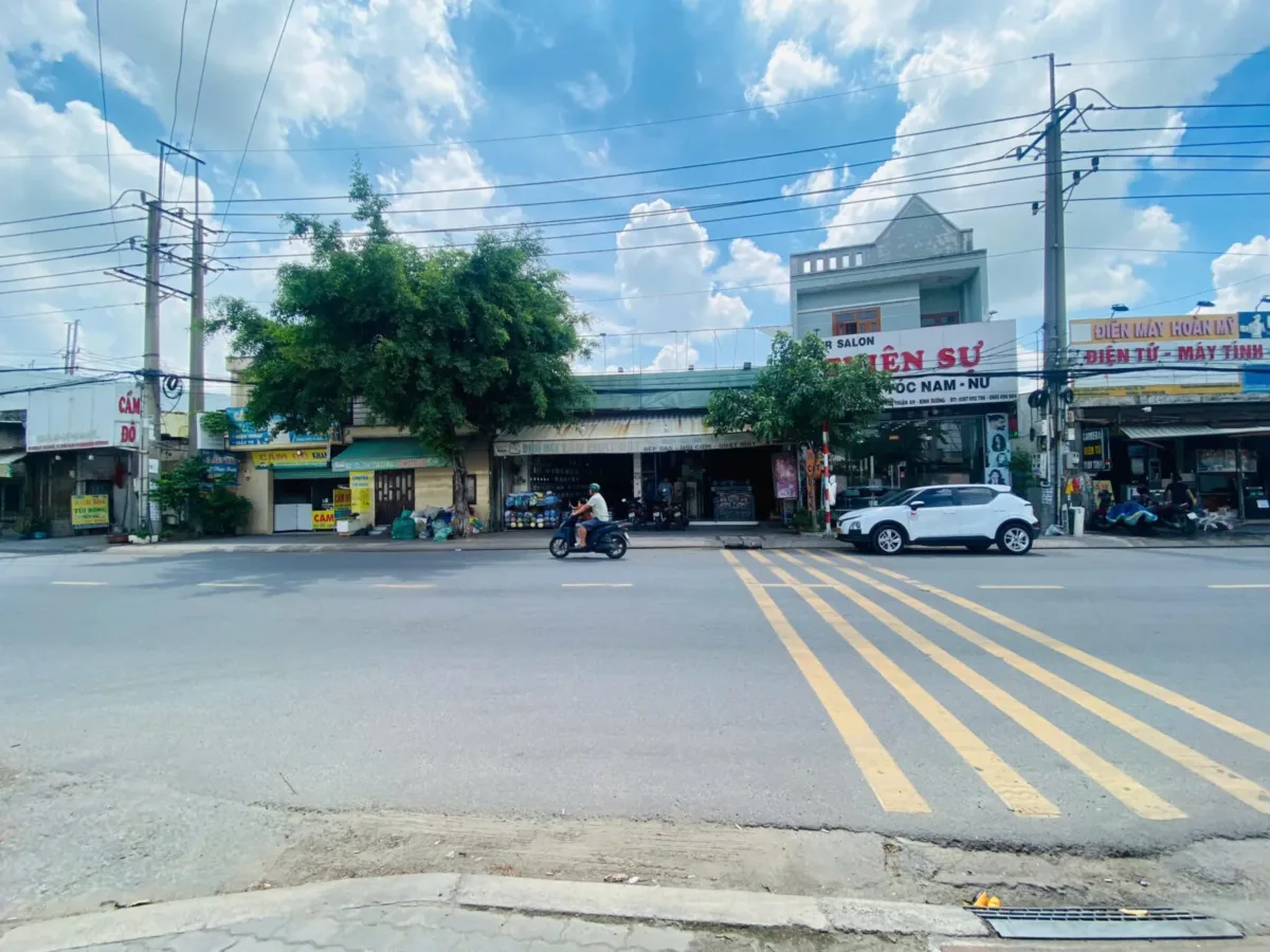 Bán nhà 1T1L 10x18.3m, mặt tiền Lê Thị Trung kế chợ Bình Thuận 2 (Sầm uất)