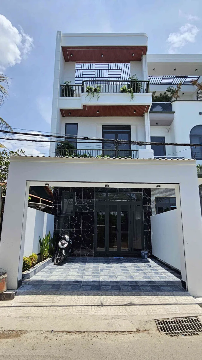 Bán nhà mới 1T2L 5x20m hoàn công, hẻm ĐT.747B p. Tân Khánh gần Ngã Tư Miếu Ông Cù, full nội thất