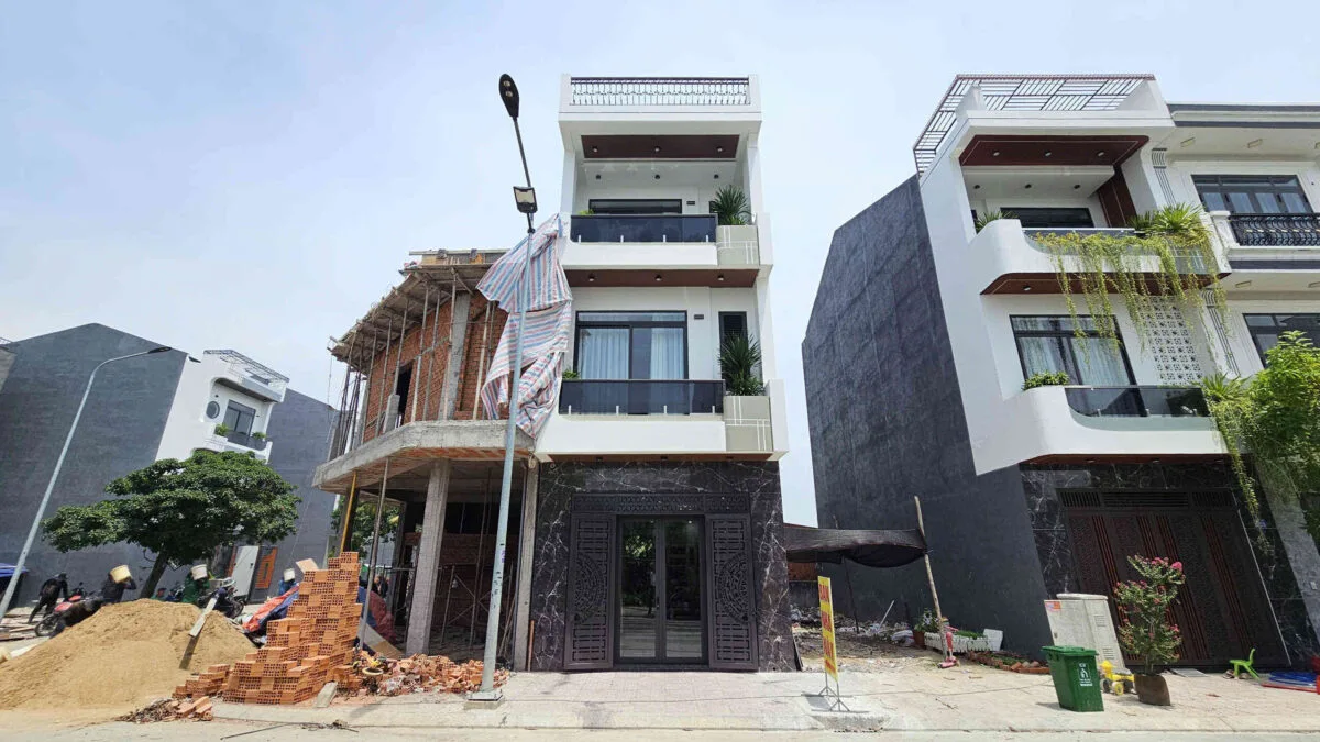 Bán nhà mới kế công viên 1T2L 4.5x14.8m hoàn công, đường D1 KDC Lê Phong Bình Chuẩn 2, full nội thất