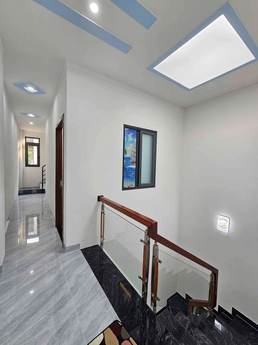 Bán nhà mới 1T2L 4x16m hoàn công, đường D1 KDC Icon Central, full nội thất (Trục chính)
